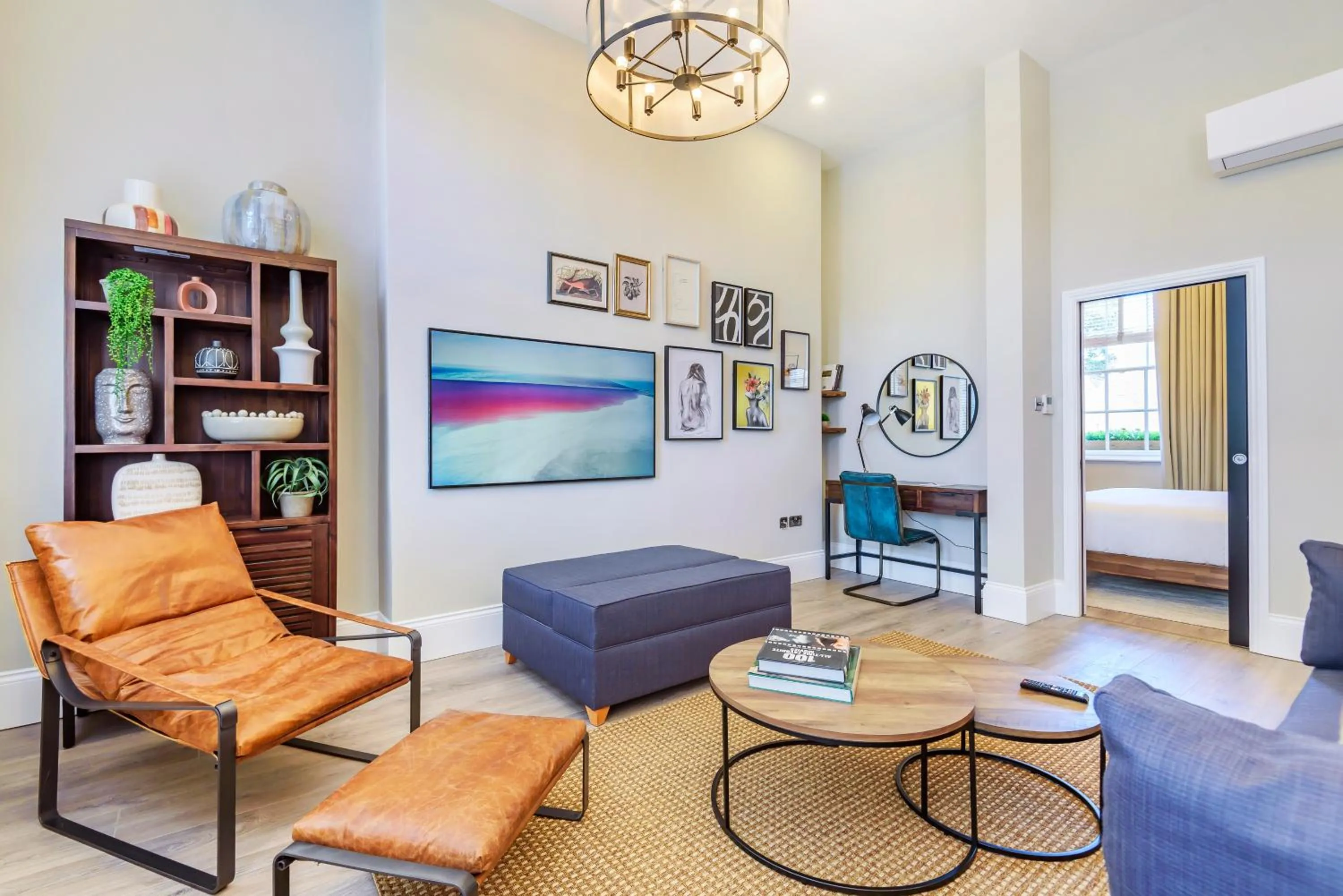 TV and multimedia in Oak & Poppy