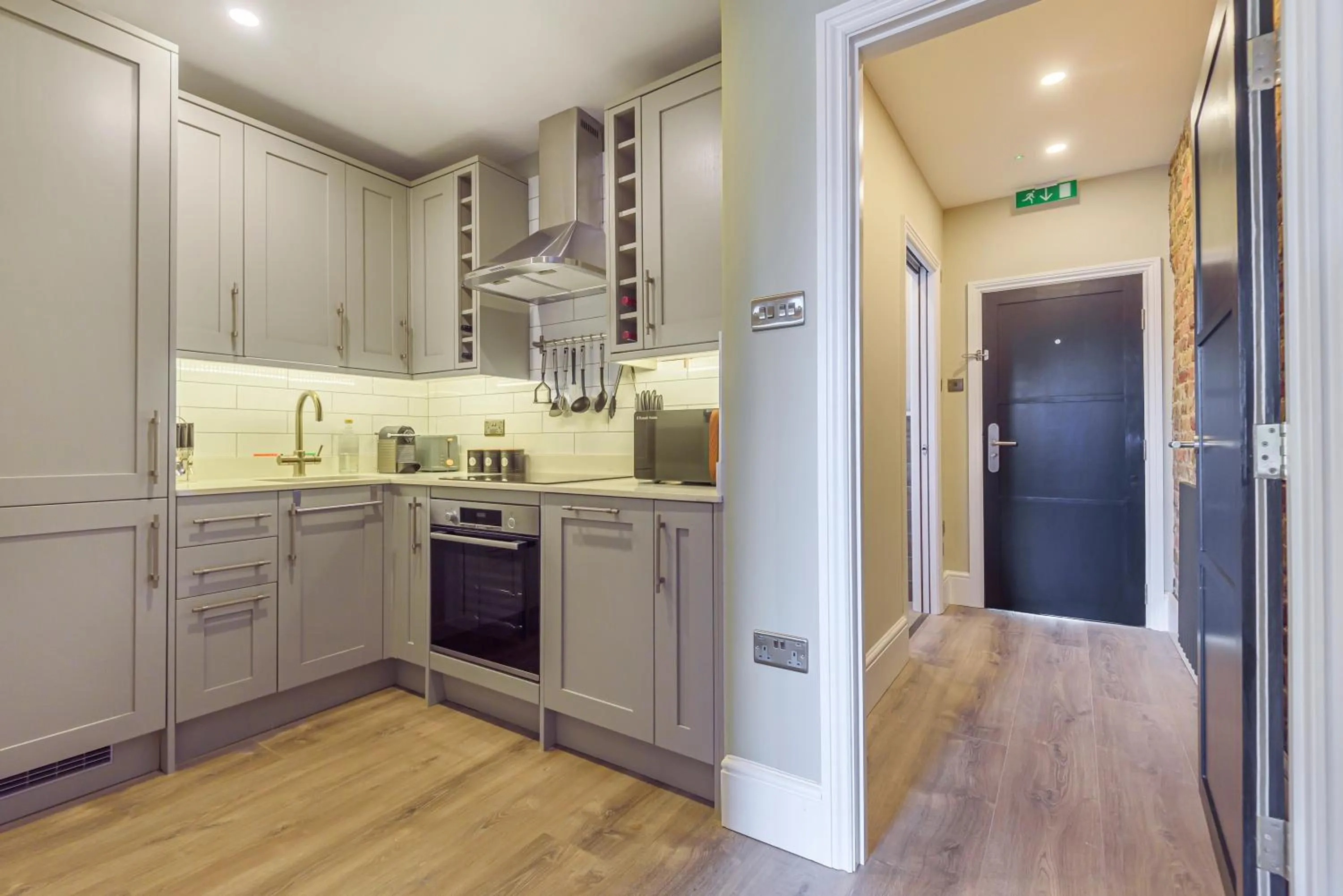 Kitchen or kitchenette in Oak & Poppy