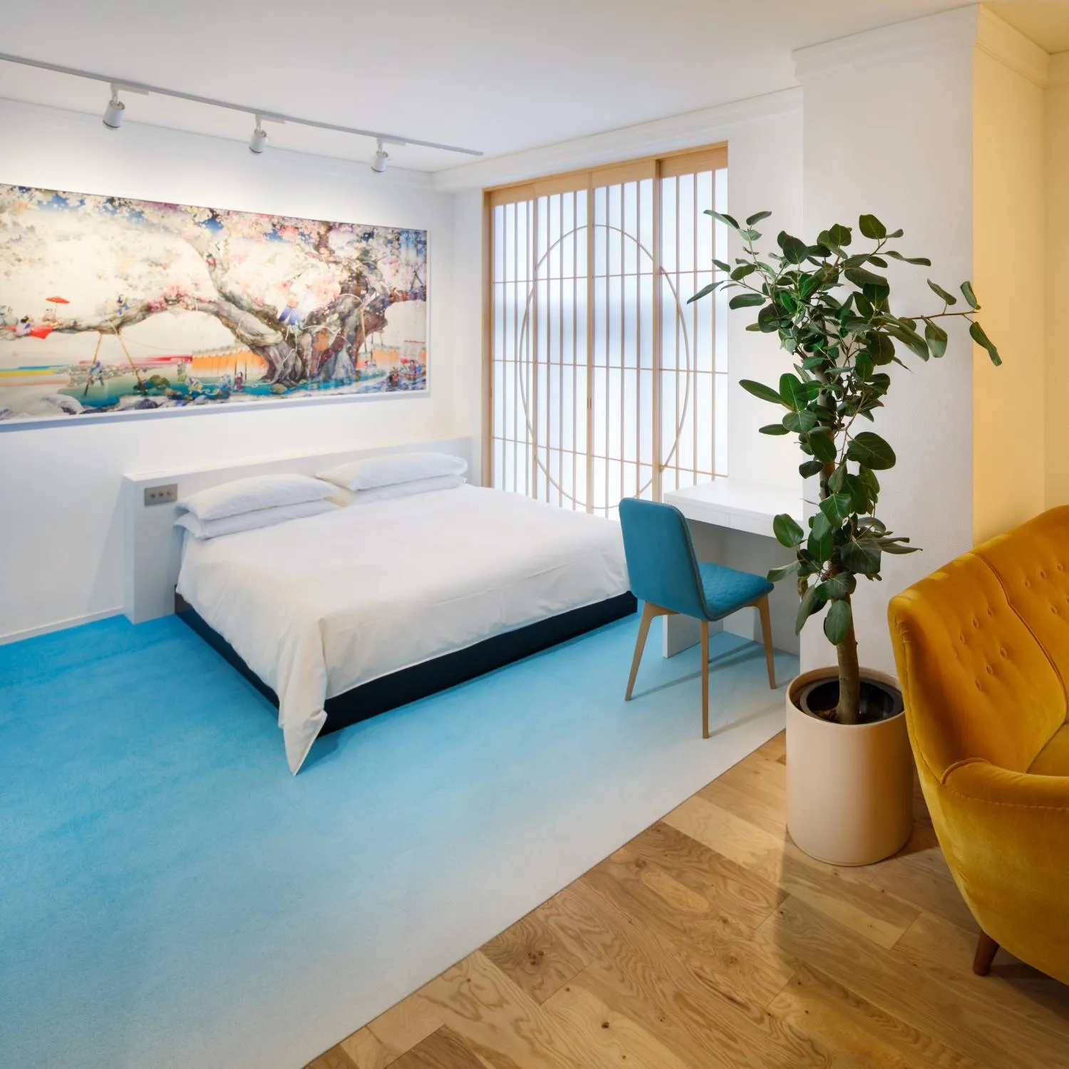 Photo of the whole room, Bed in The Screen