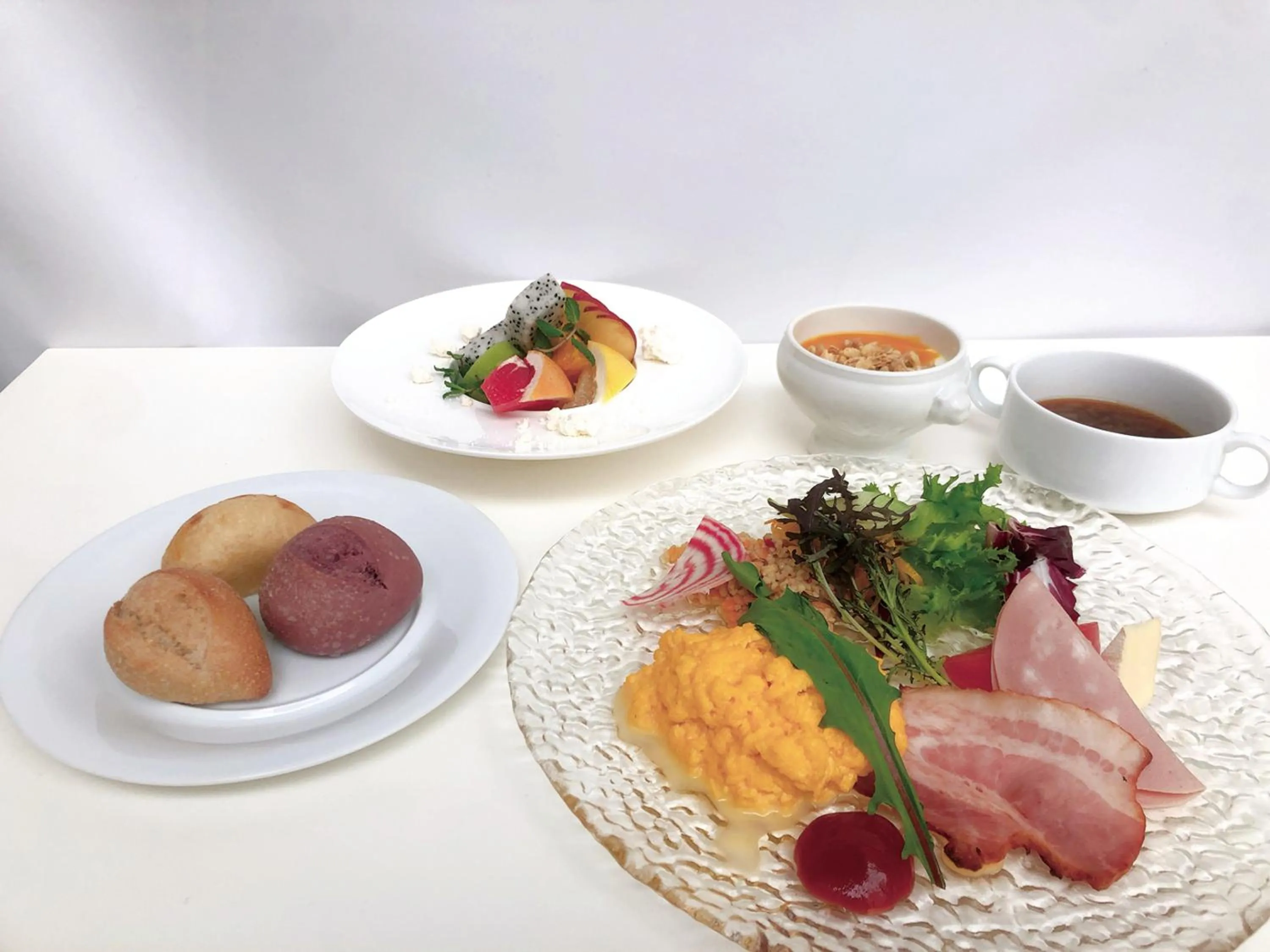 Food close-up in The Screen