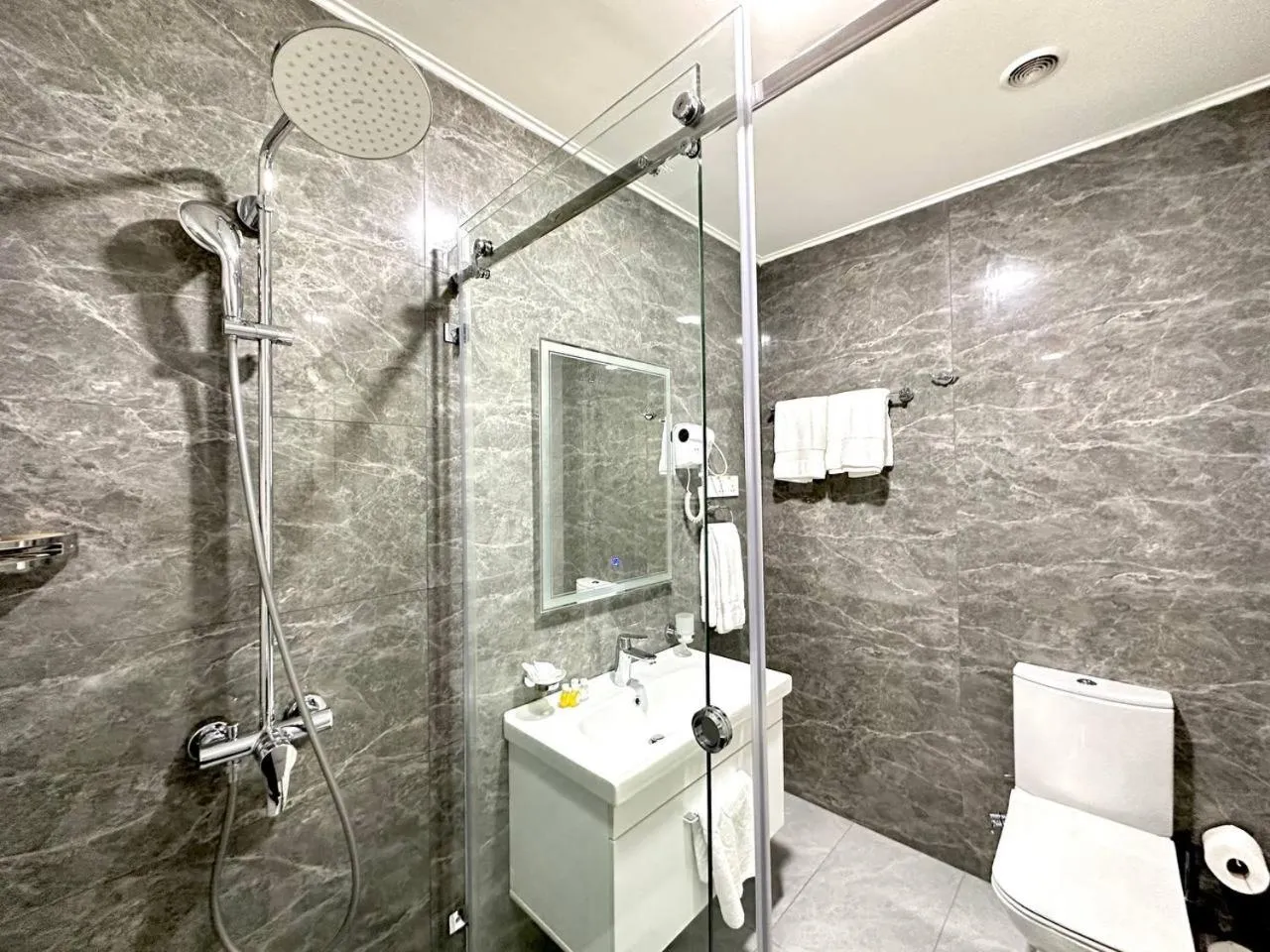 Shower in Garnet Hotel Tashkent