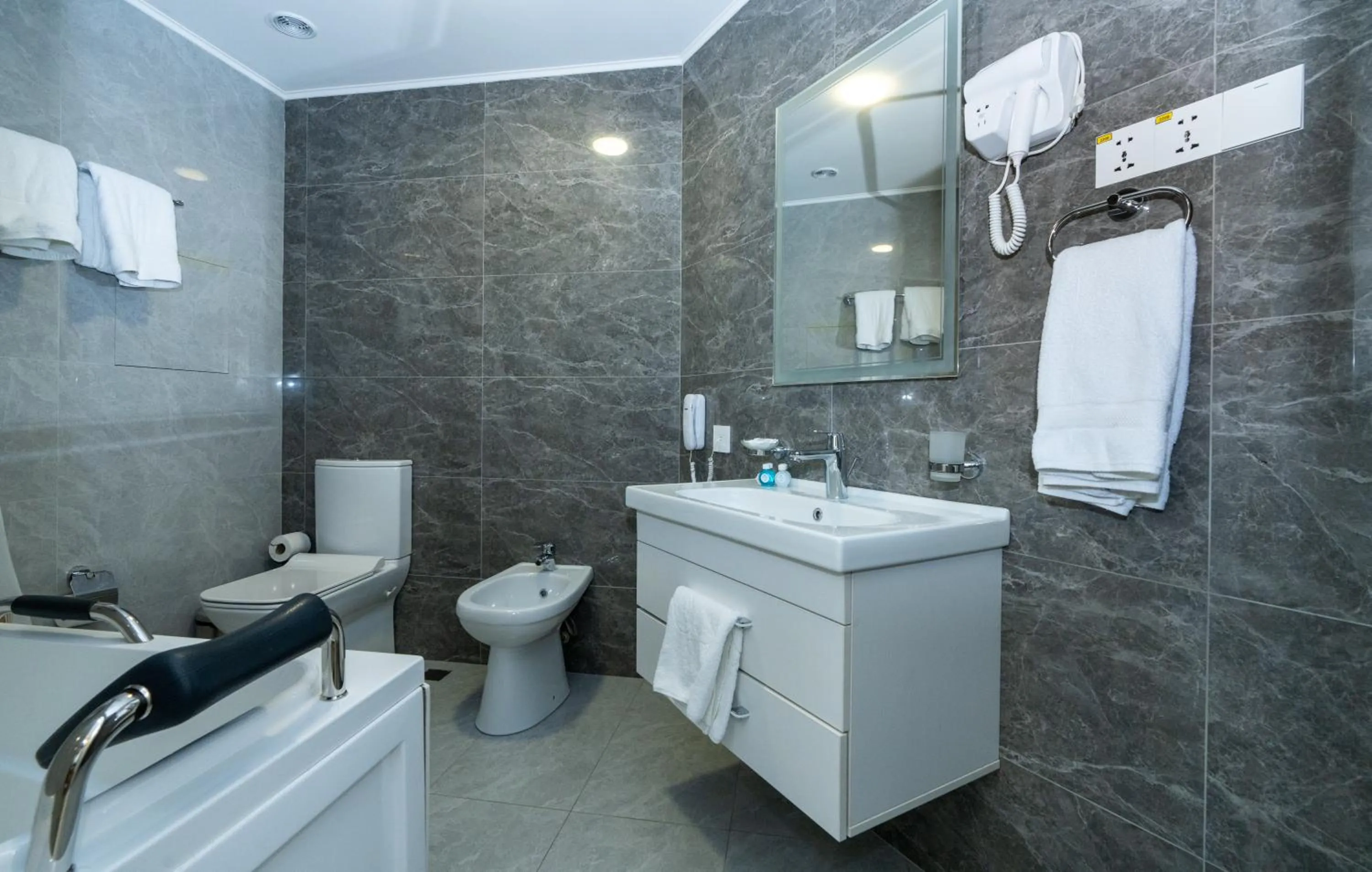 Bathroom in Garnet Hotel Tashkent