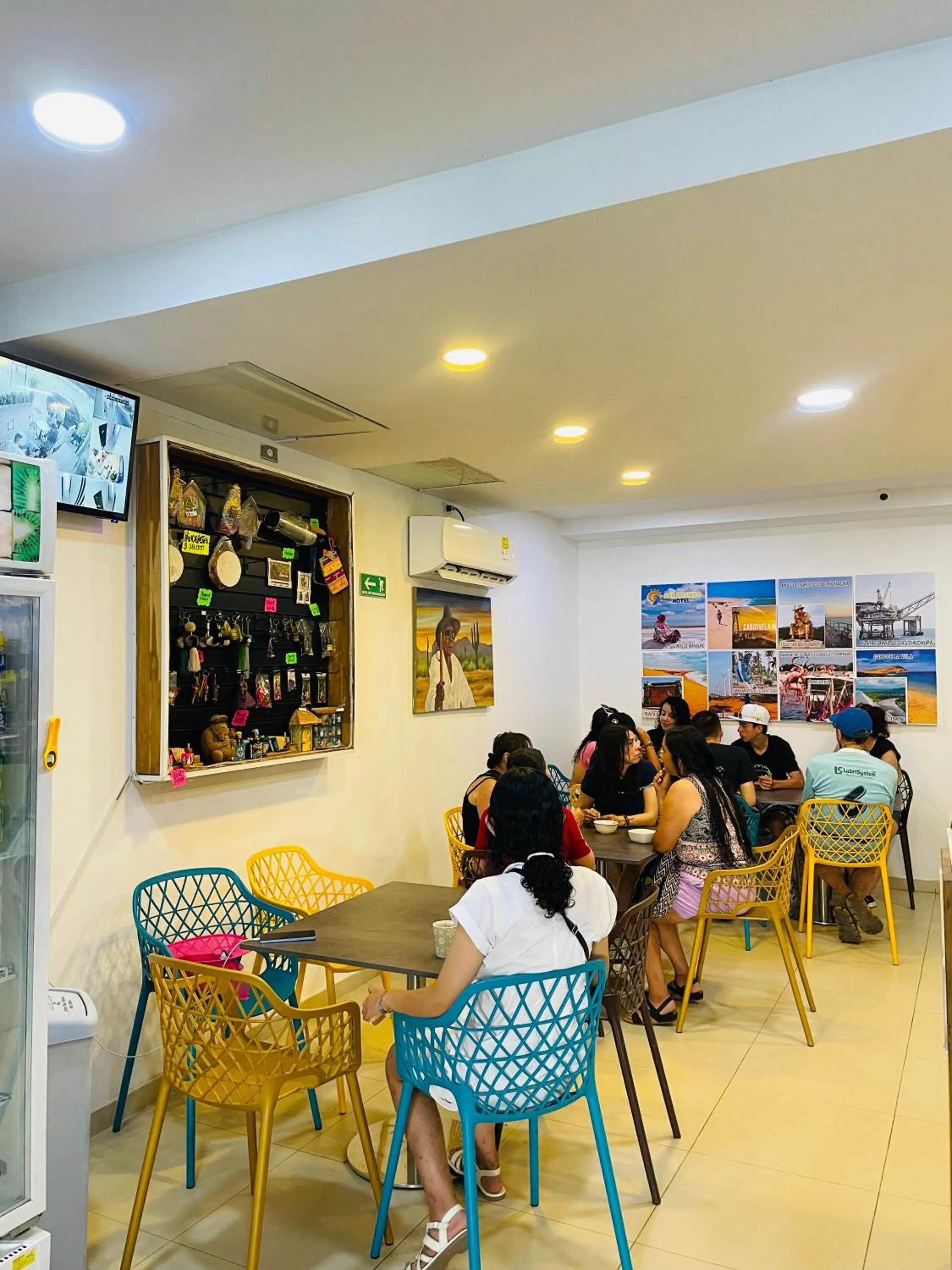 People in ANAJIRAWAA HOTEL