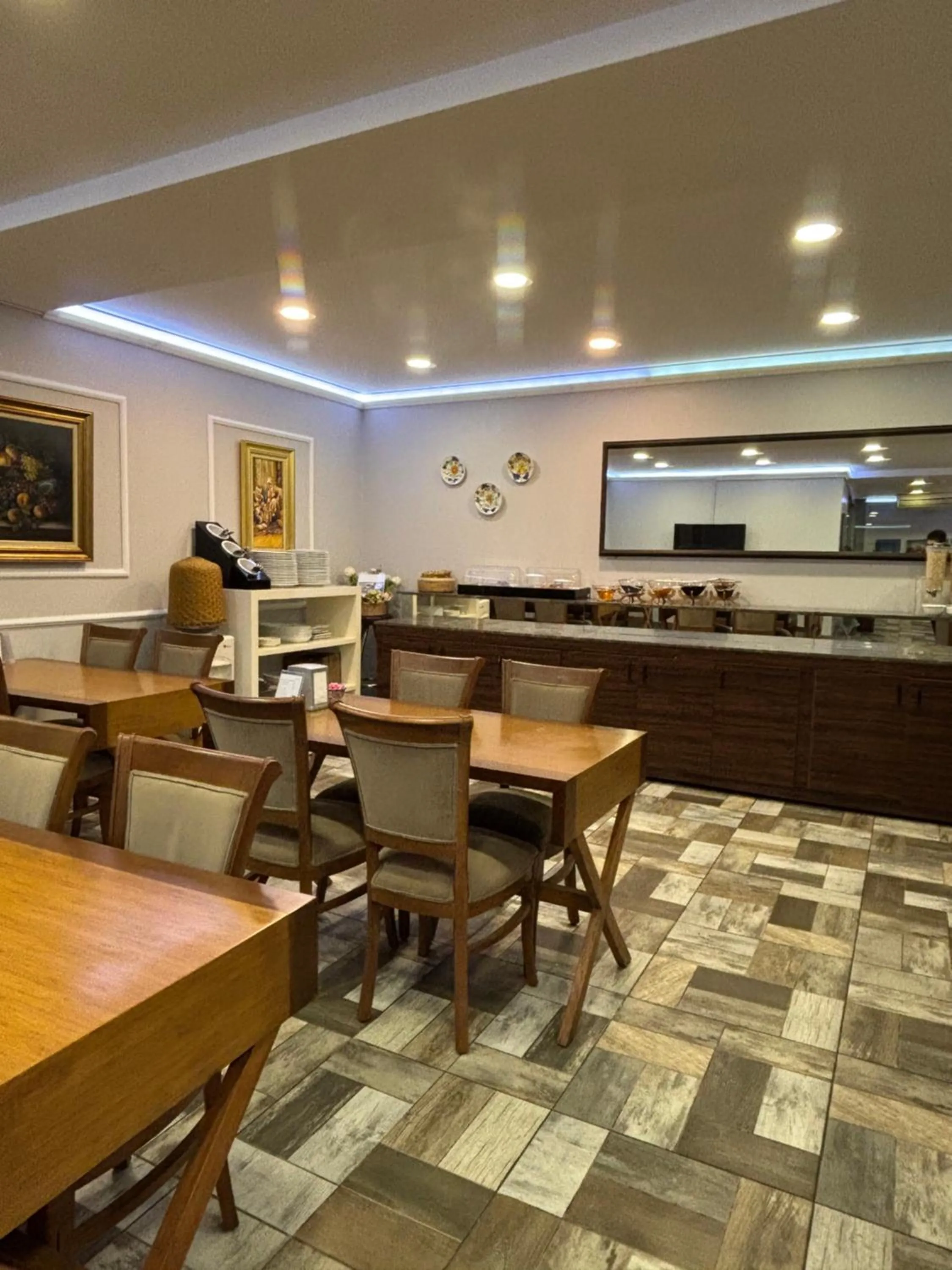 Restaurant/places to eat in Wame Suite Hotel Nisantasi