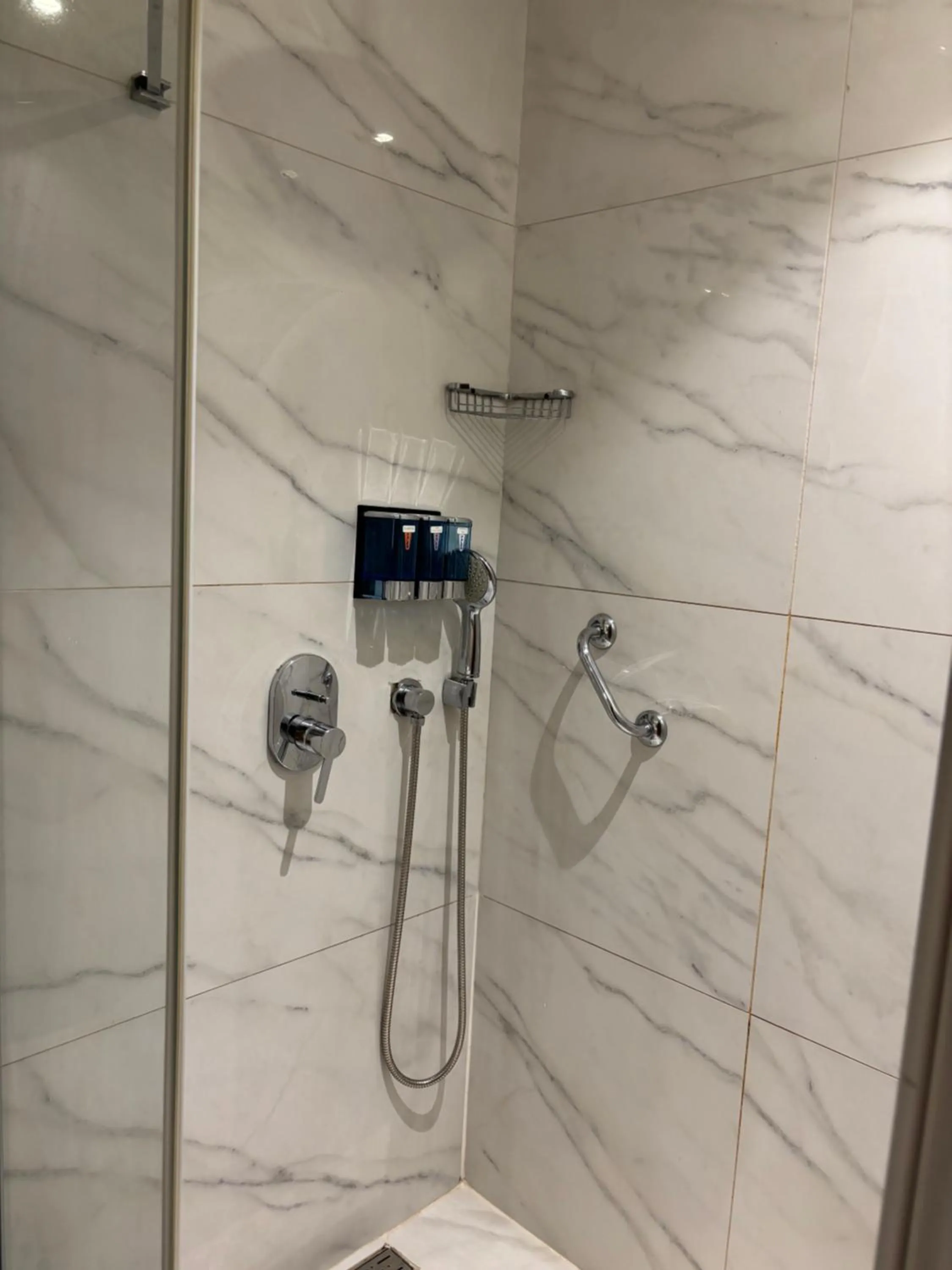 Shower in Wame Suite Hotel Nisantasi