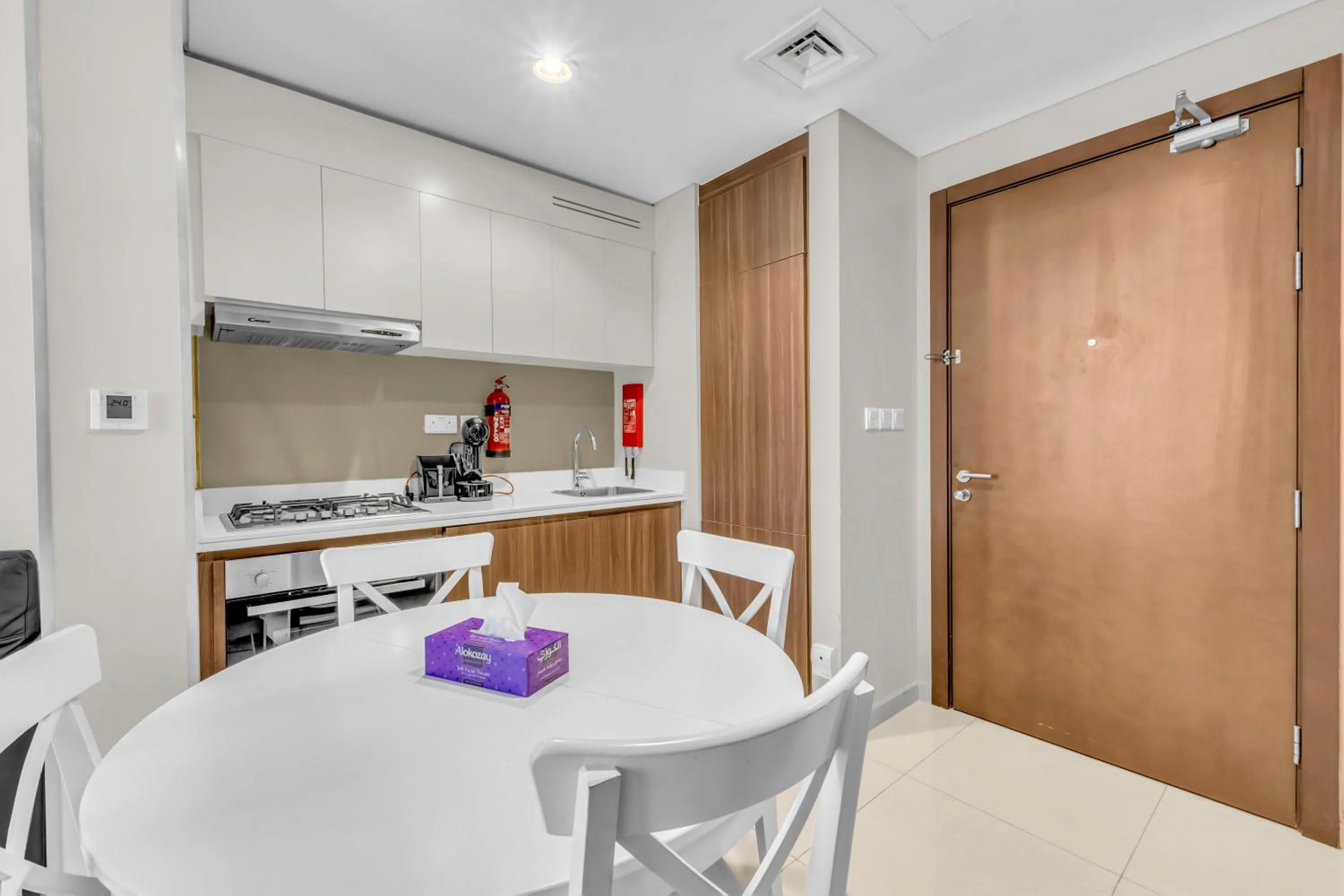 Kitchen or kitchenette in Wonderful Reva Aparthotel Downtown