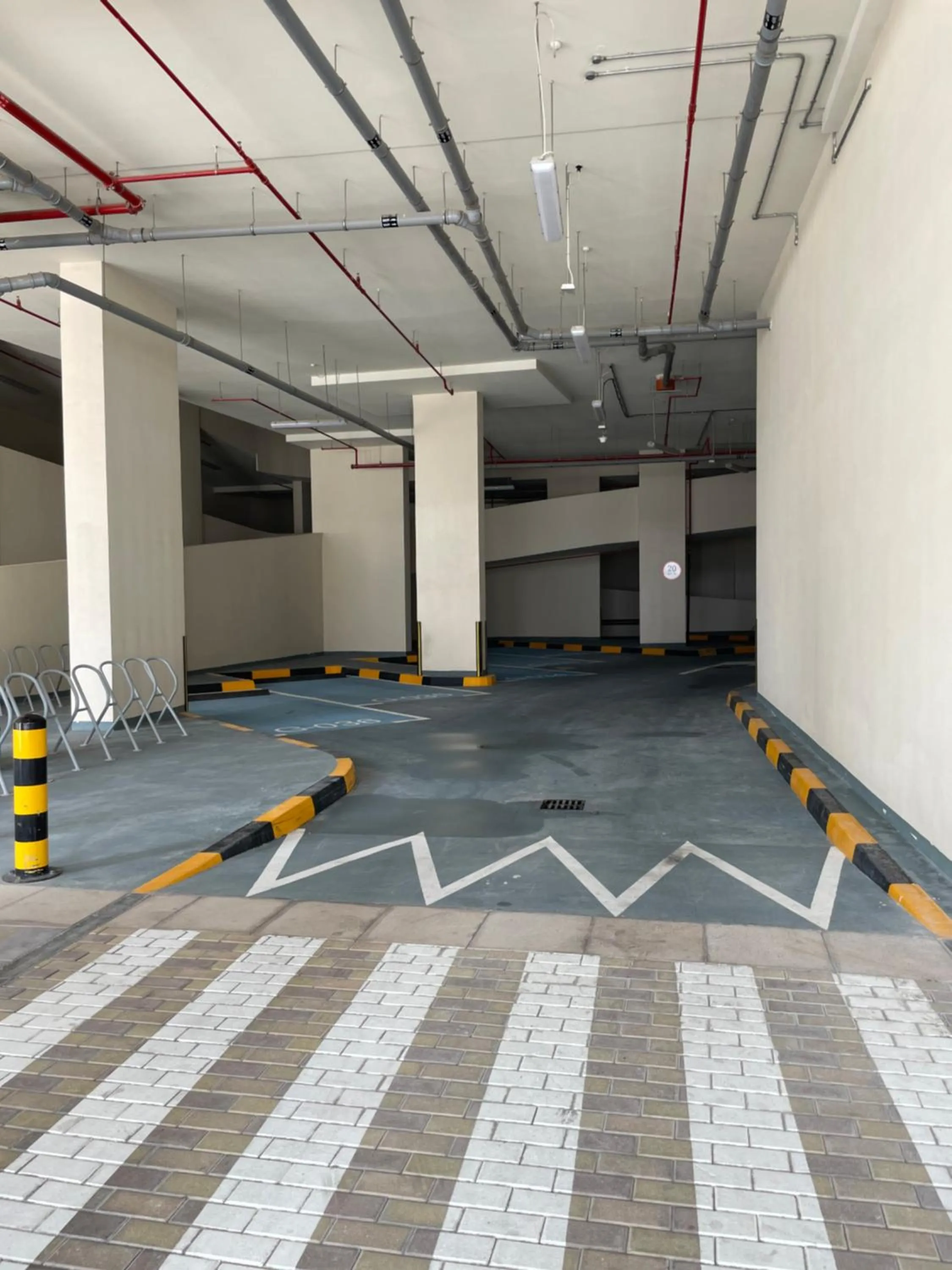 Parking in Wonderful Reva Aparthotel Downtown