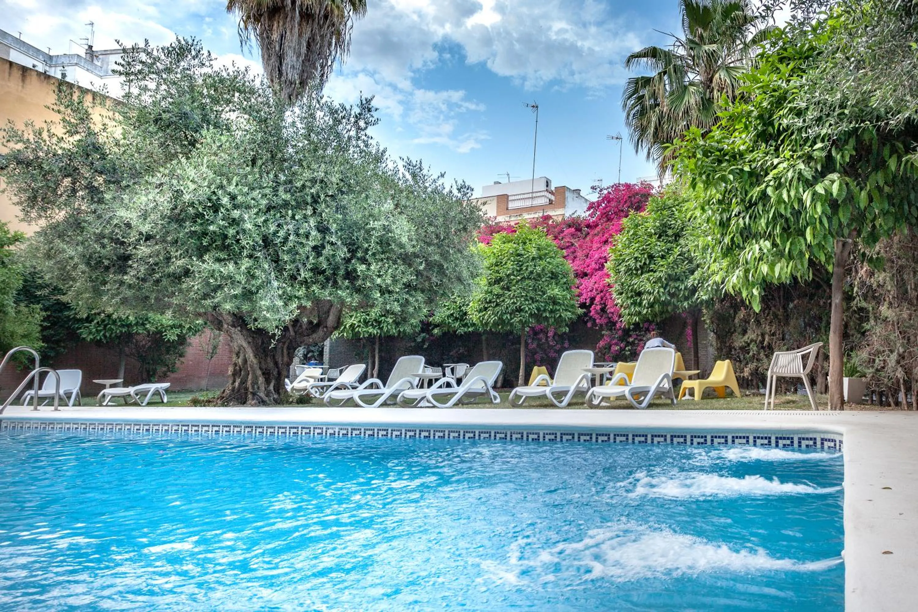 Swimming pool in AACR Hotel Monteolivos