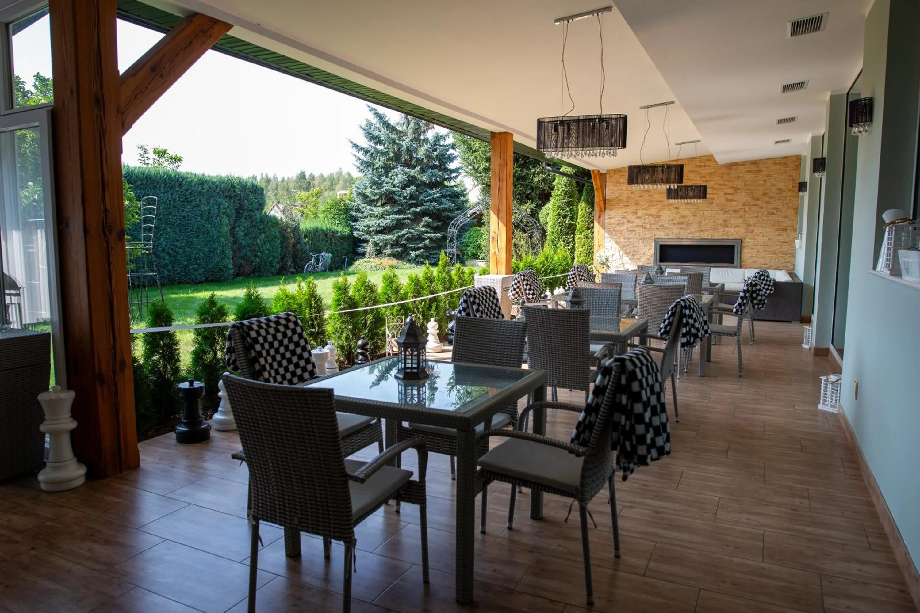 Restaurant/places to eat in W Krainie Alicji