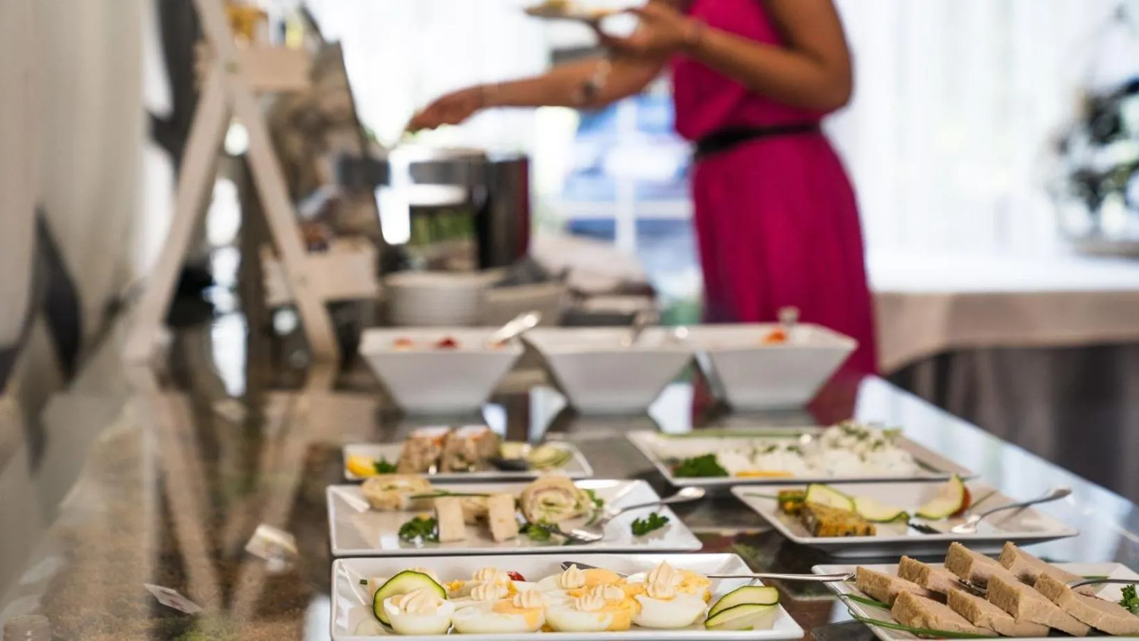 Breakfast in W Krainie Alicji