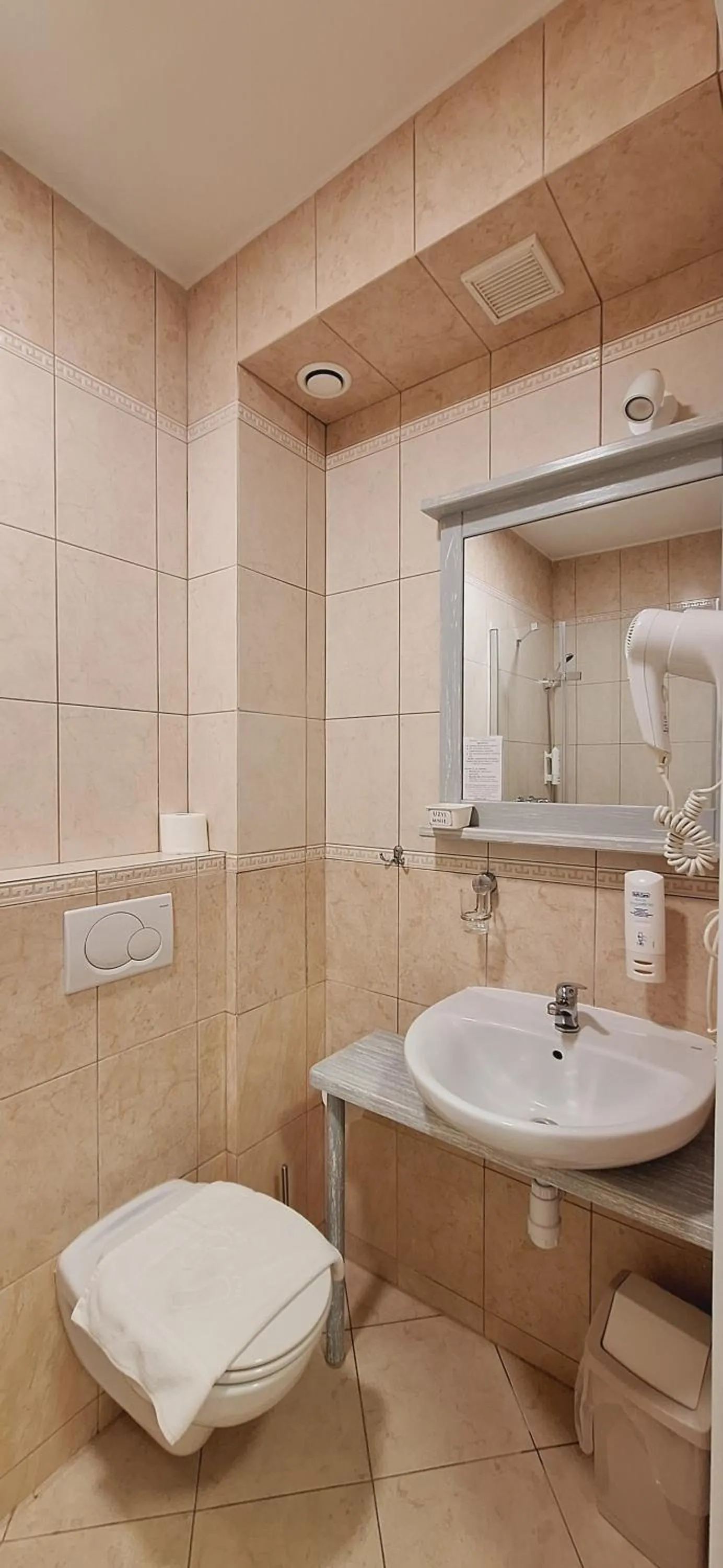 Bathroom in W Krainie Alicji