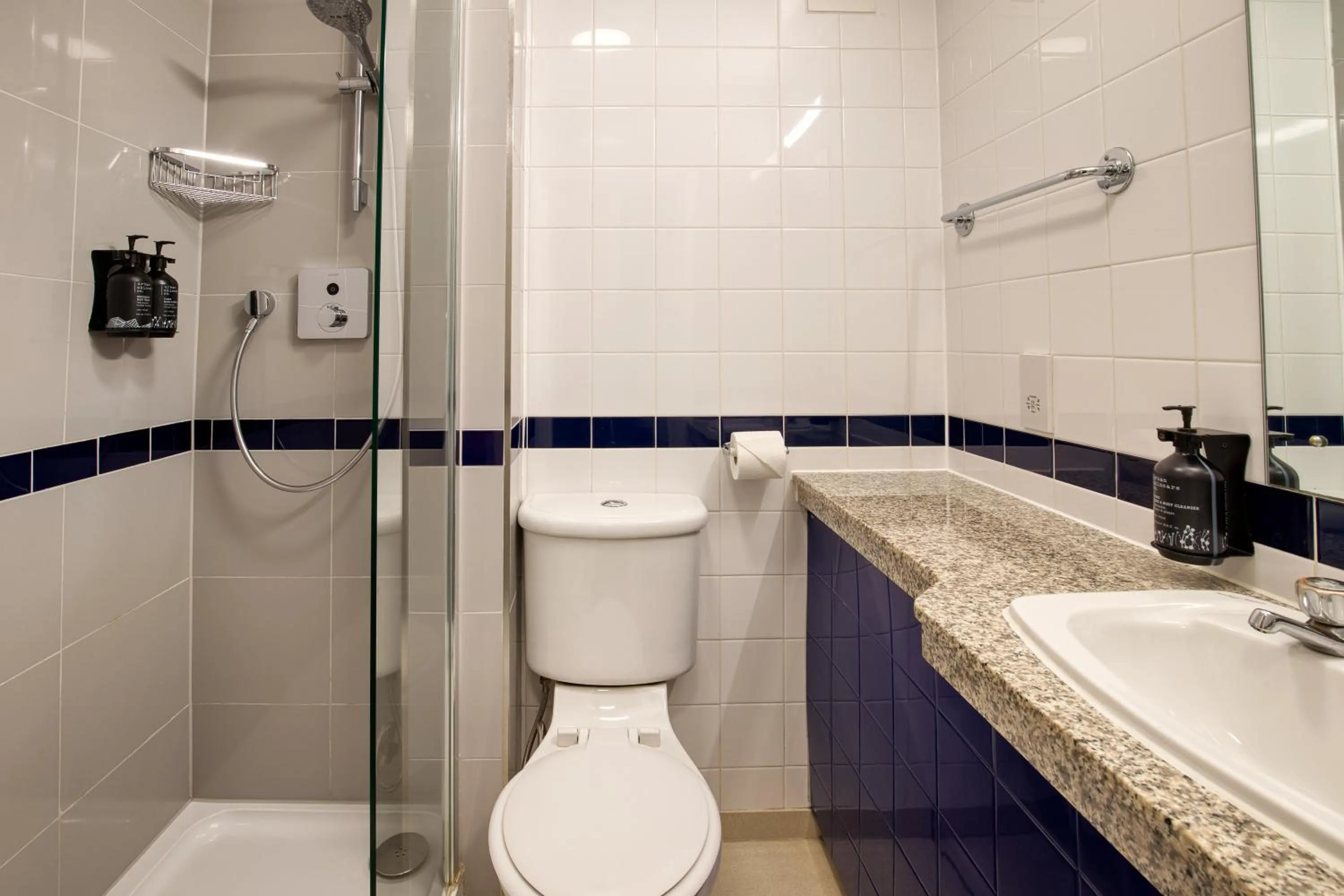 Bathroom in Tavistock Hotel