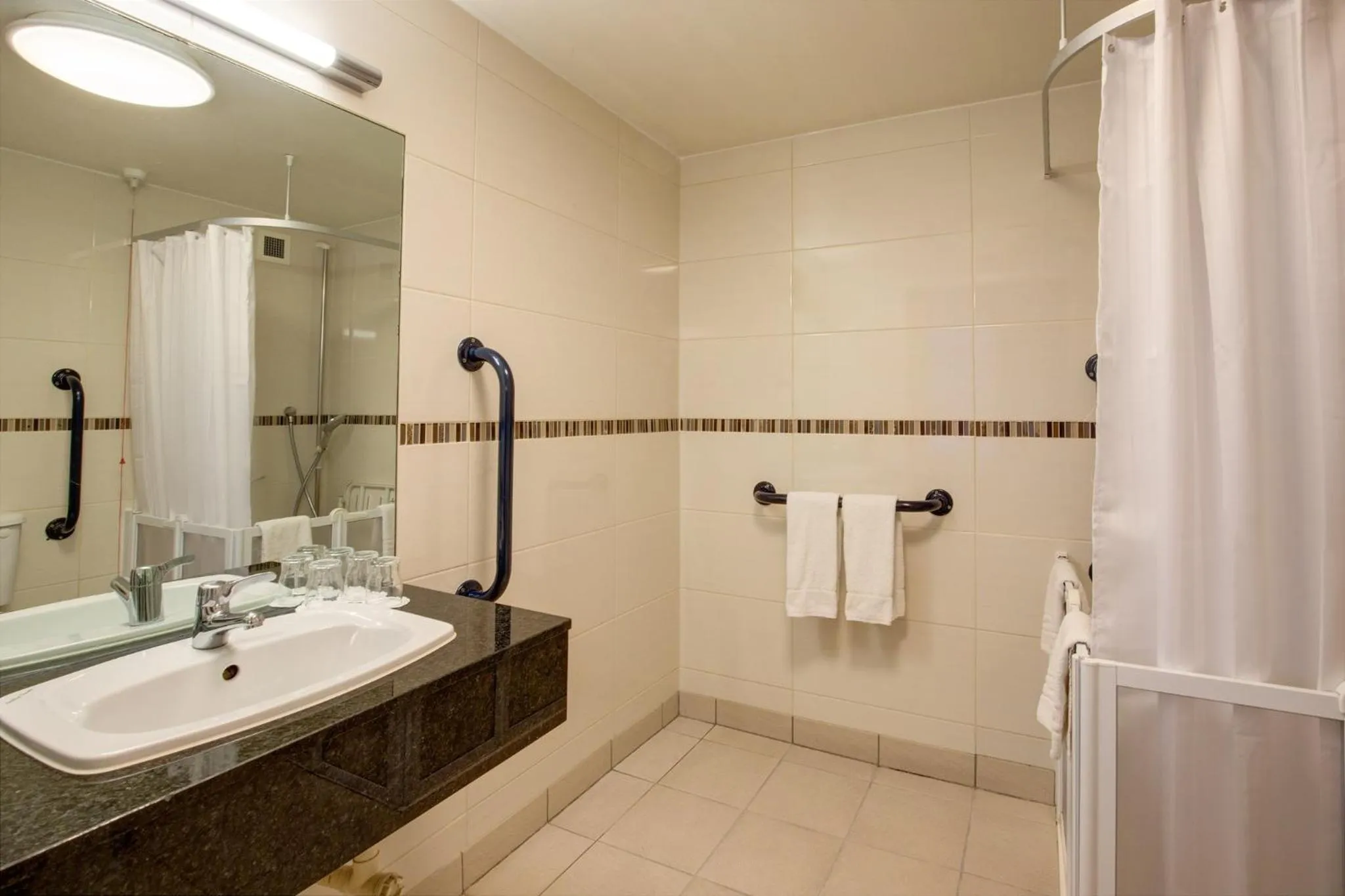 Bedroom in Tavistock Hotel