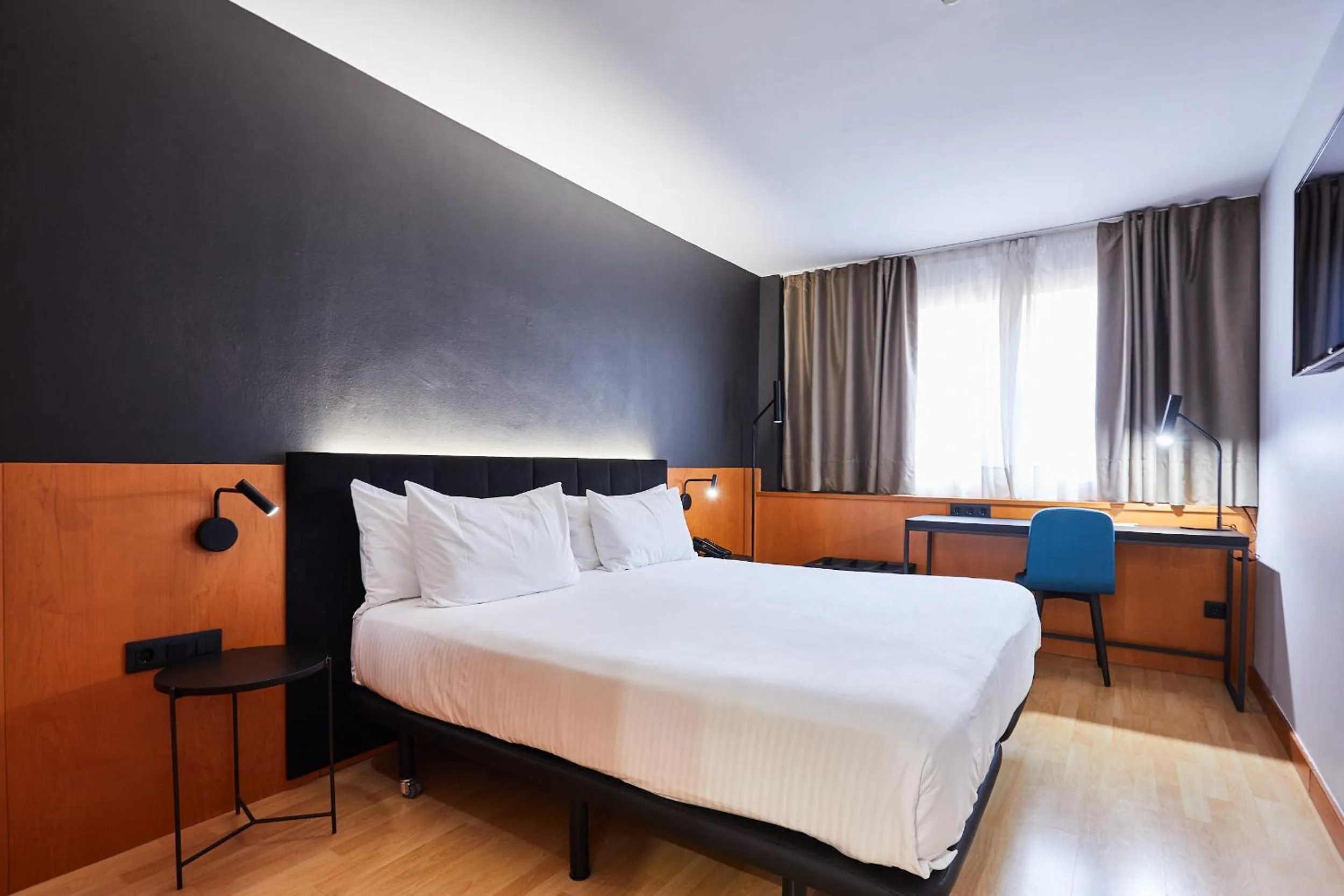 Bedroom, Bed in Silken Sant Gervasi