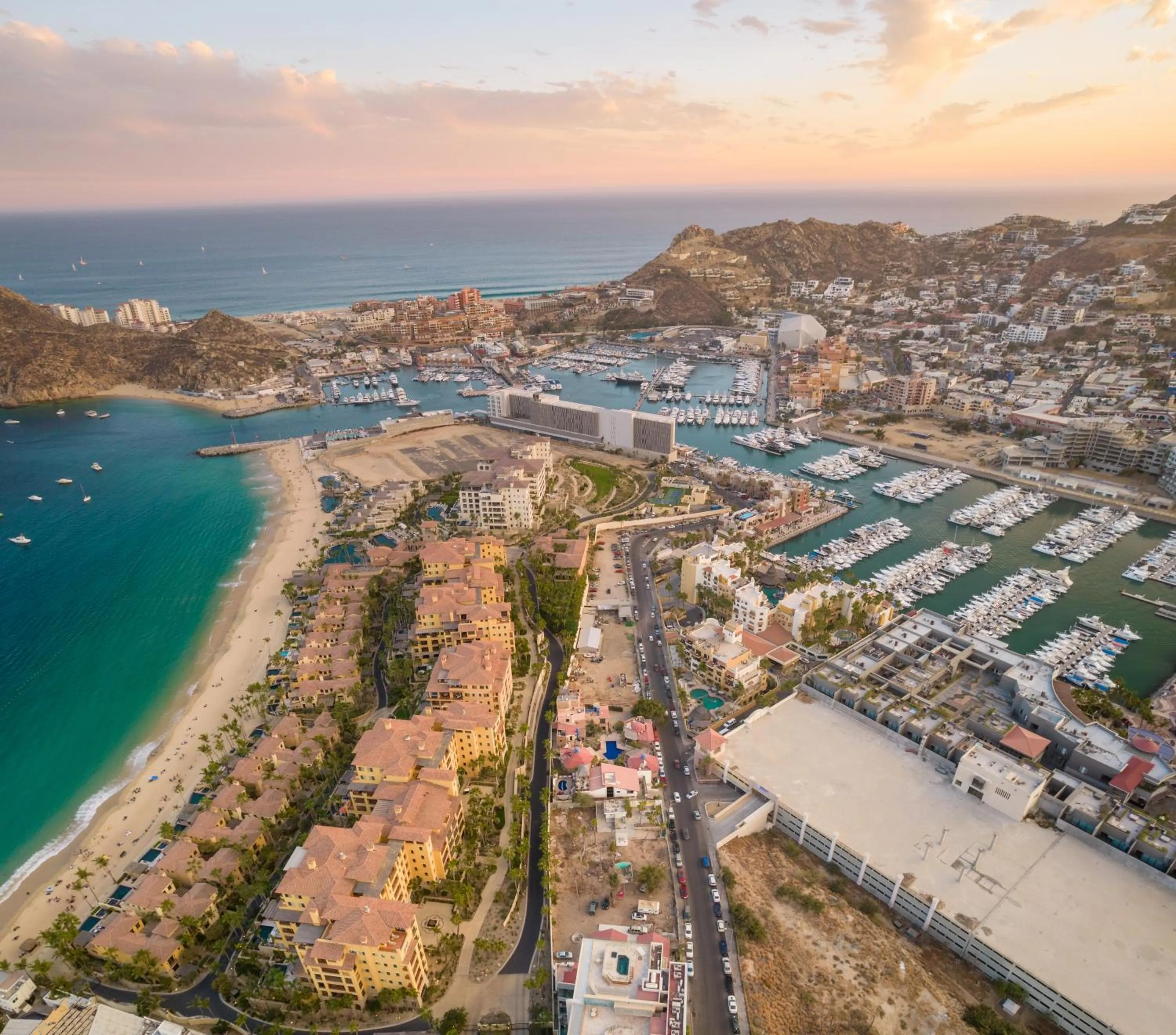 Cabo's Hidden Gem! Steps to the Marina or Beach