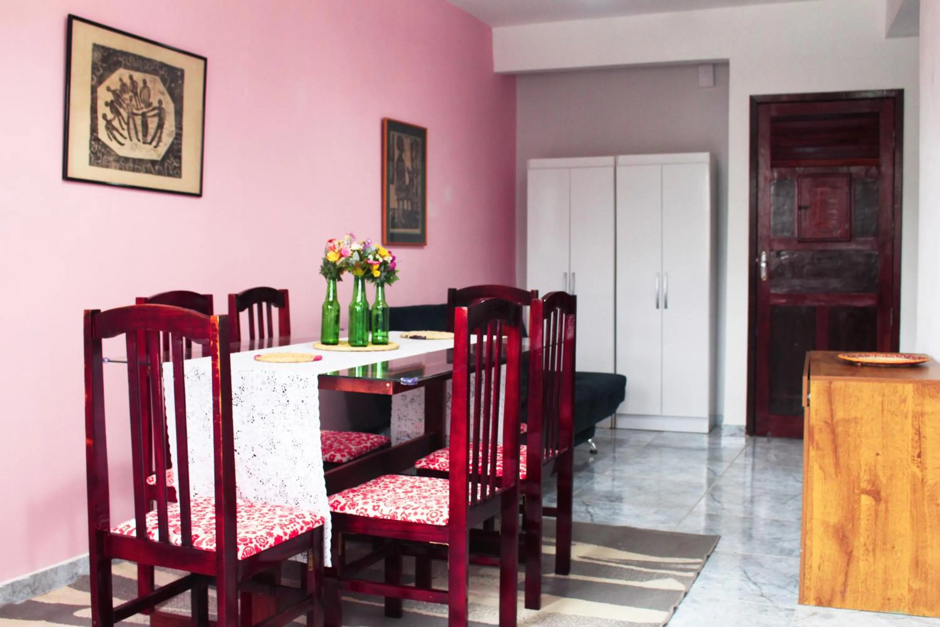 Dining area in Tamboleiro's Hotel Residence