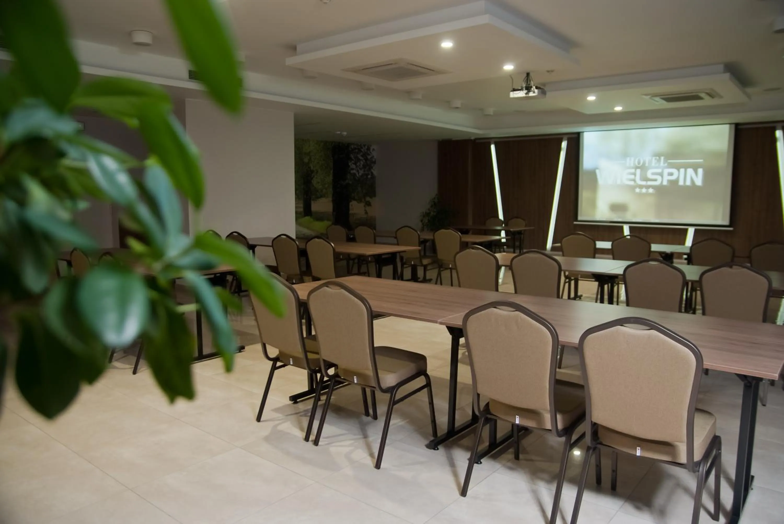 Business facilities in Wielspin Puszczykowo