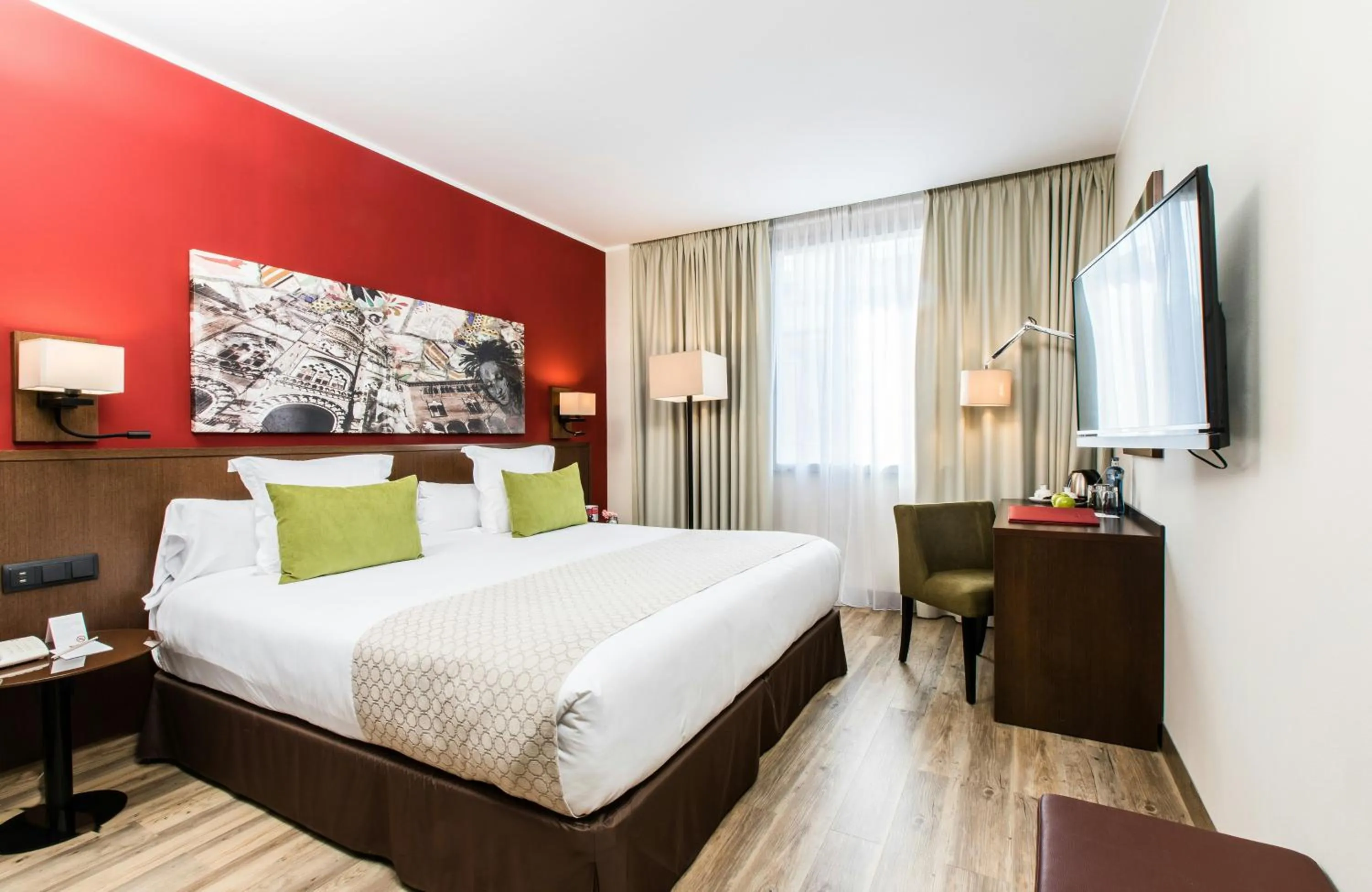 Photo of the whole room, Bed in Leonardo Hotel Barcelona Gran Via