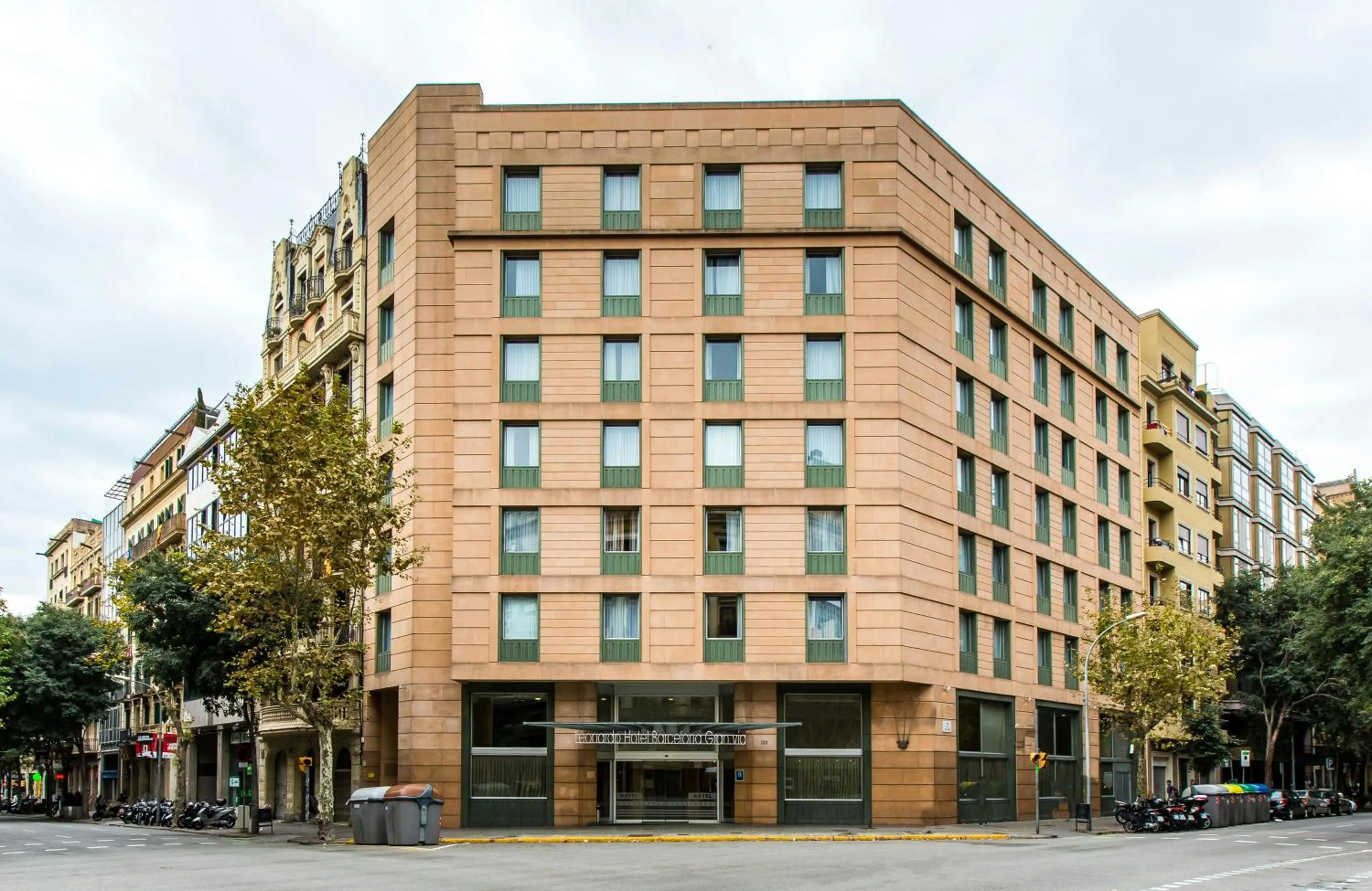 Property building in Leonardo Hotel Barcelona Gran Via