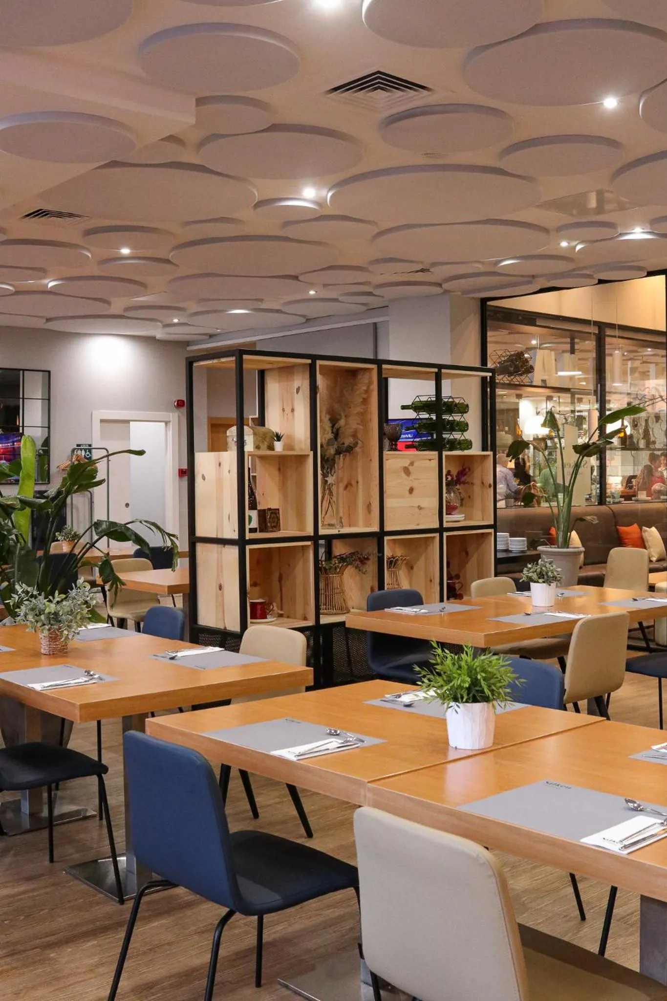 Restaurant/places to eat in Silken Juan de Austria