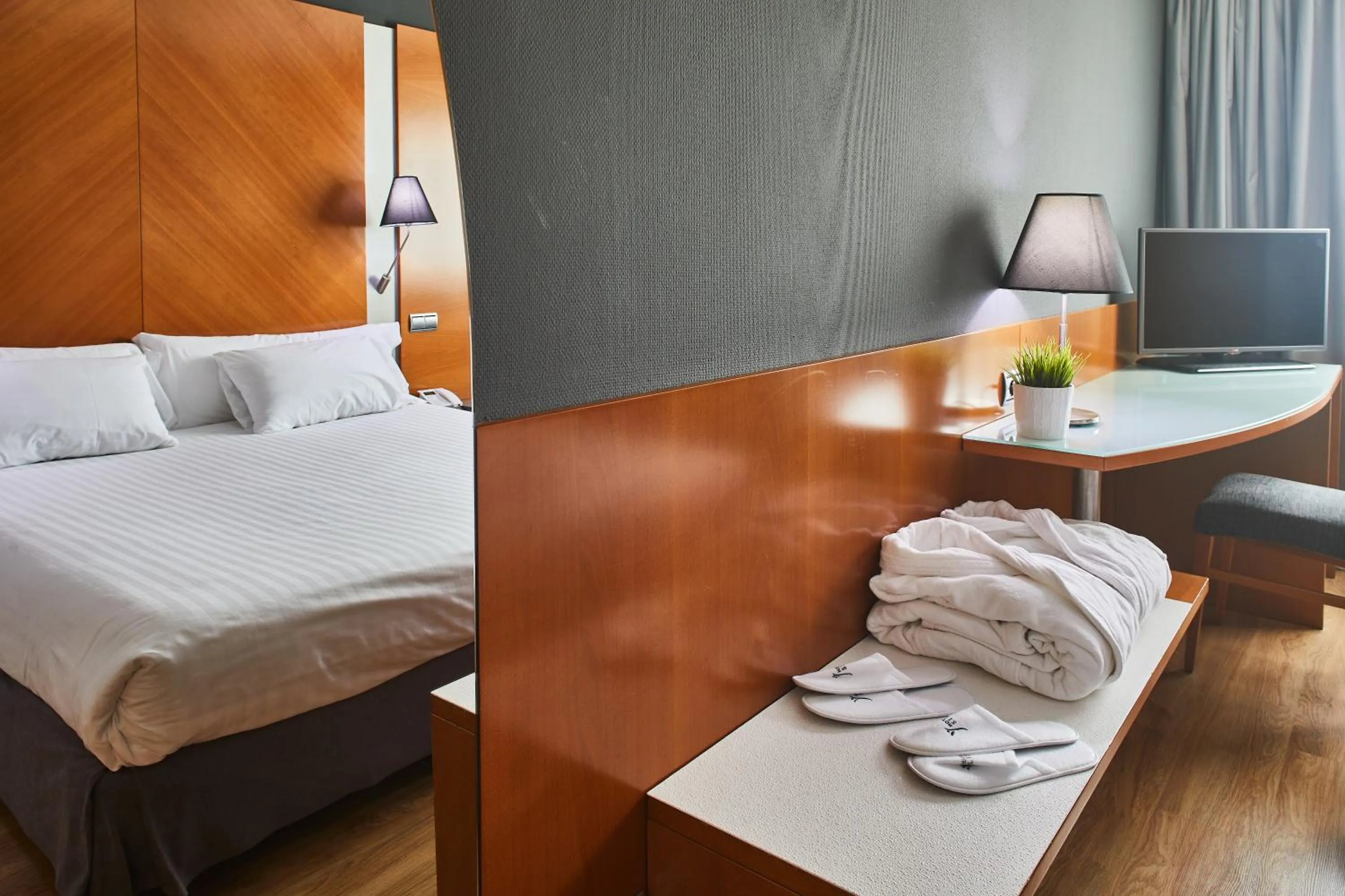 Bed in Silken Juan de Austria