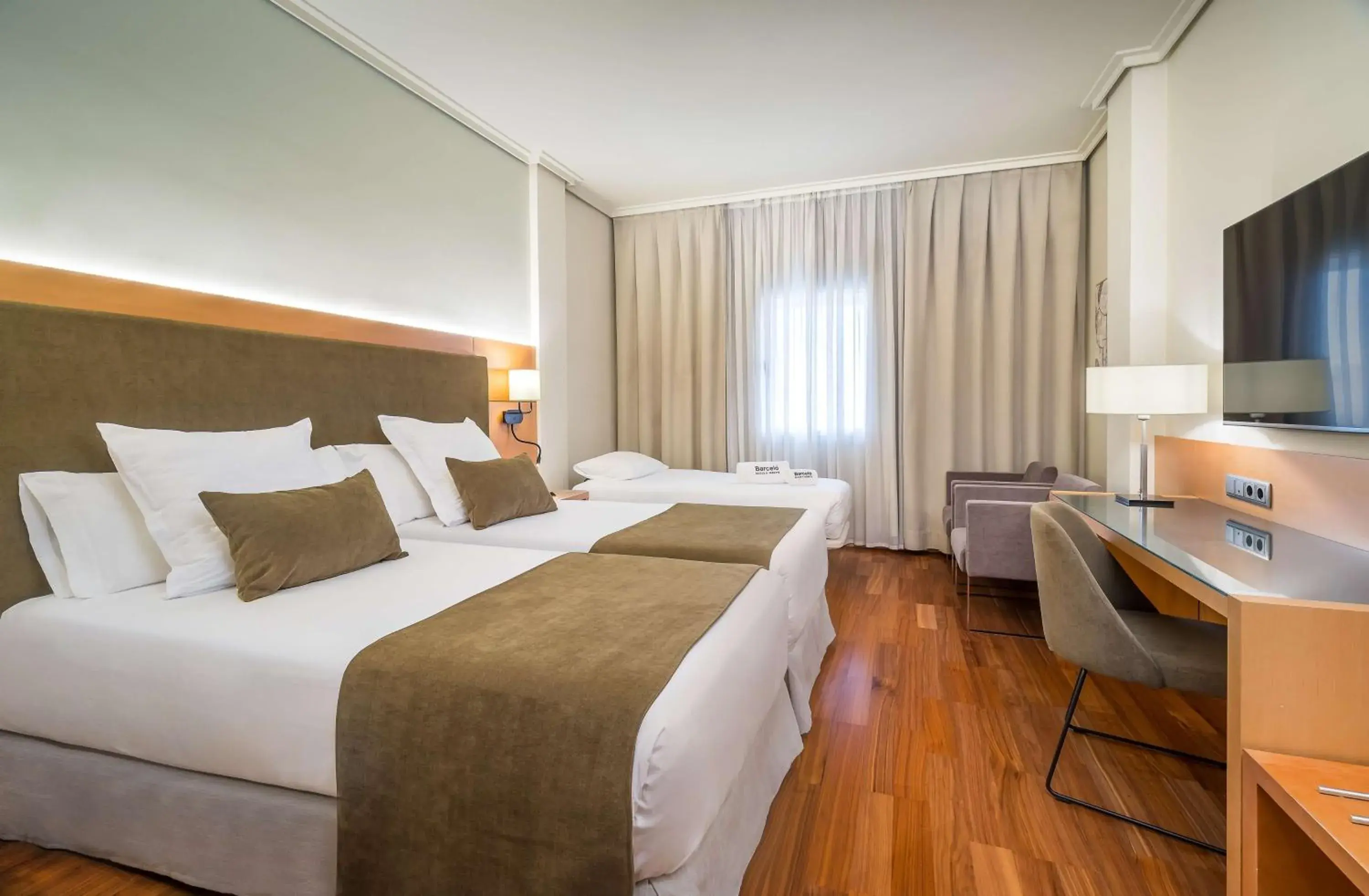 Superior Triple Room (3 Adults) in Barceló Murcia Siete Coronas Superior Triple Room (3 Adults) in Barceló Murcia Siete Coronas