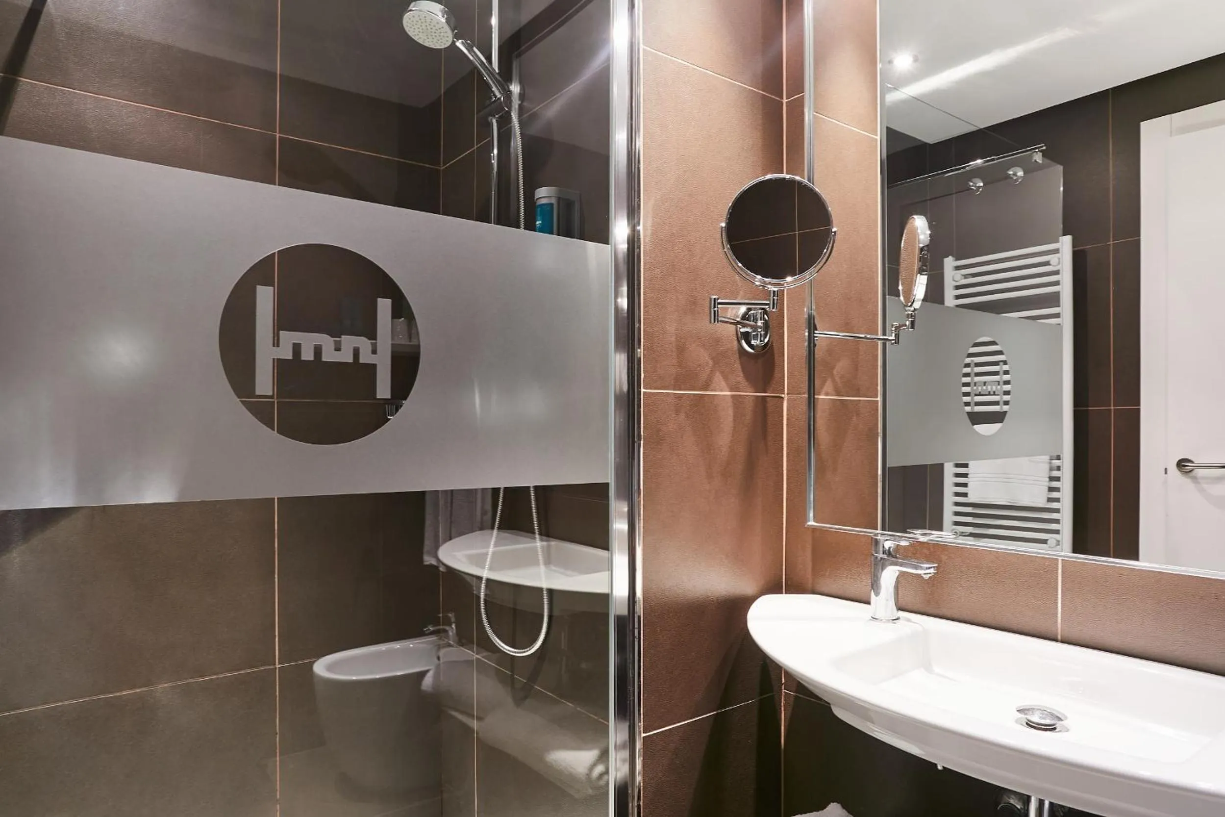 Bathroom in Silken Monumental Naranco