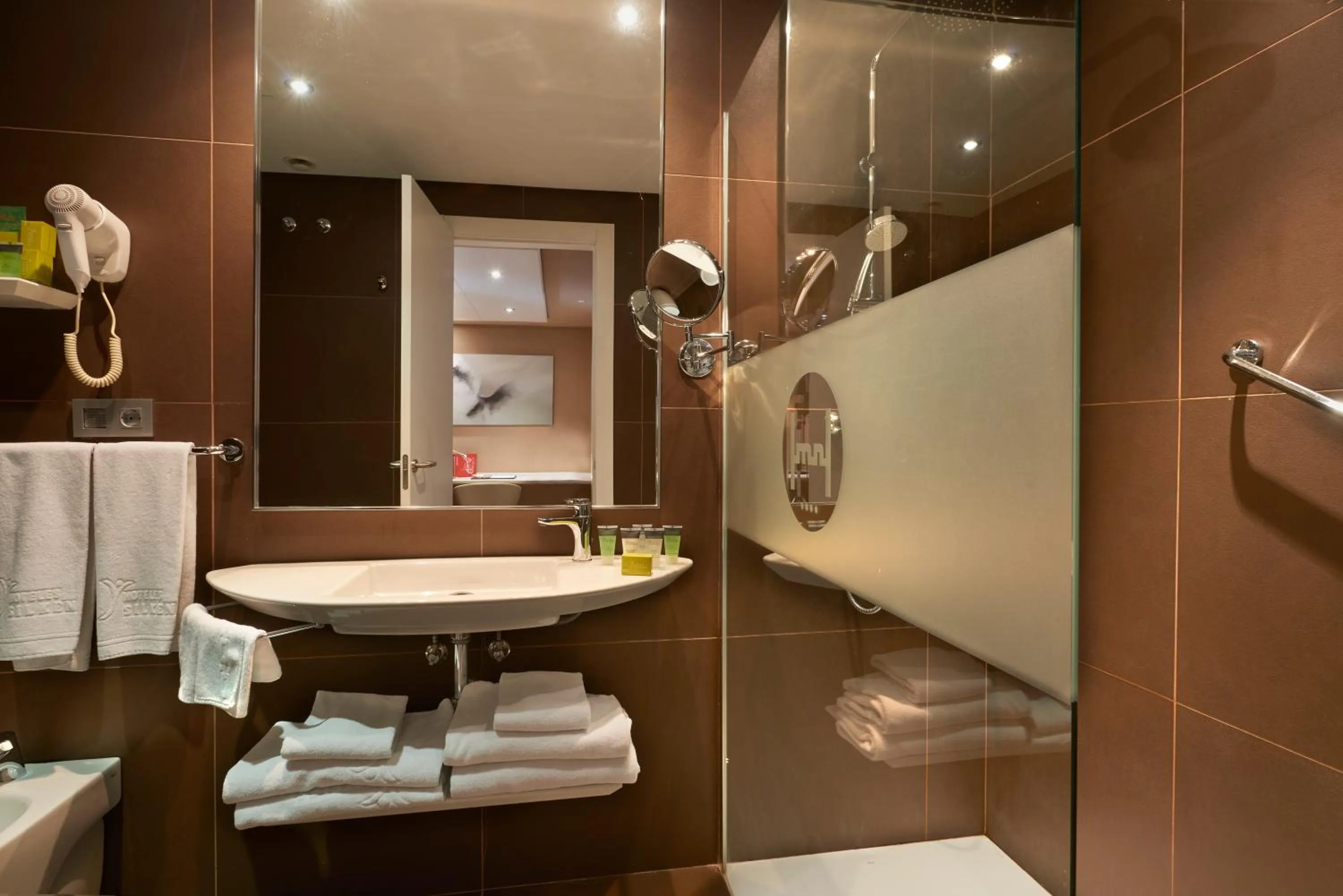 Bathroom in Silken Monumental Naranco