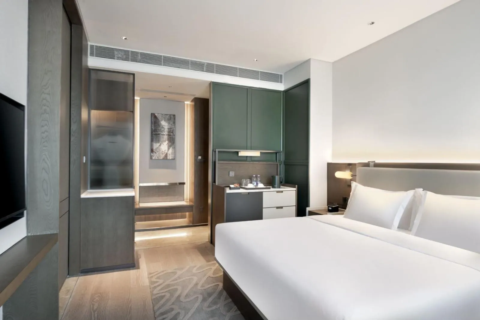 Photo of the whole room, Bed in The Barony Jinan East