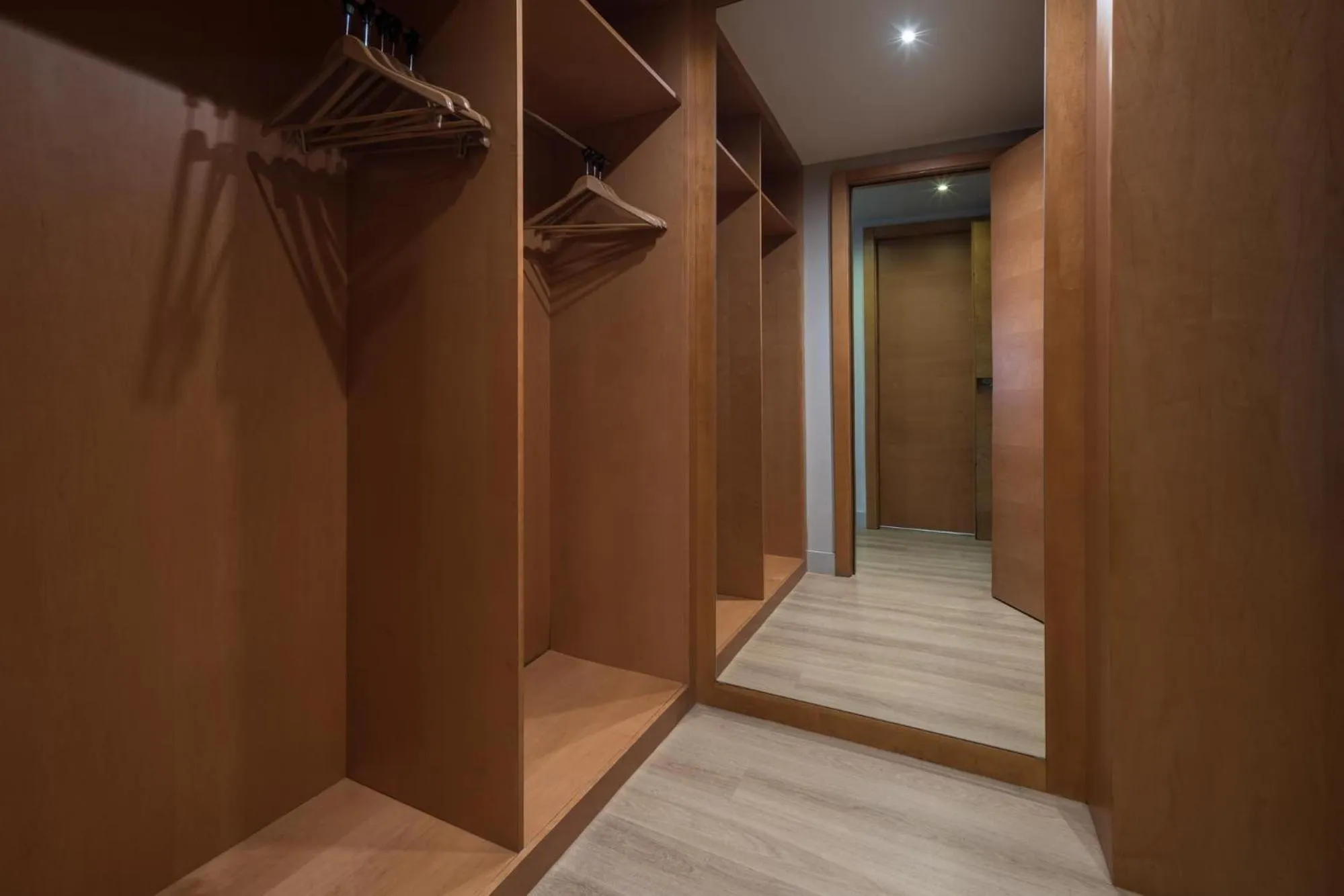 wardrobe in Eurostars Al-Ándalus Palace