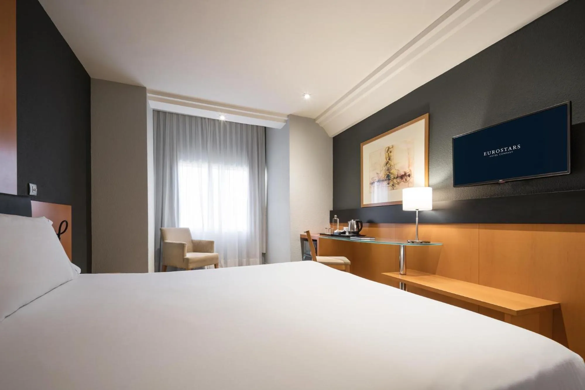 Bed in Eurostars Al-Ándalus Palace