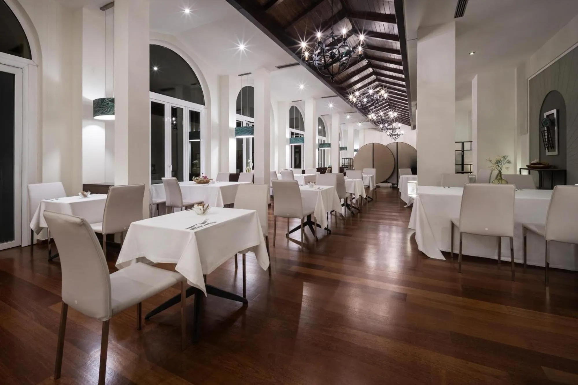 Restaurant/places to eat in Eurostars Al-Ándalus Palace