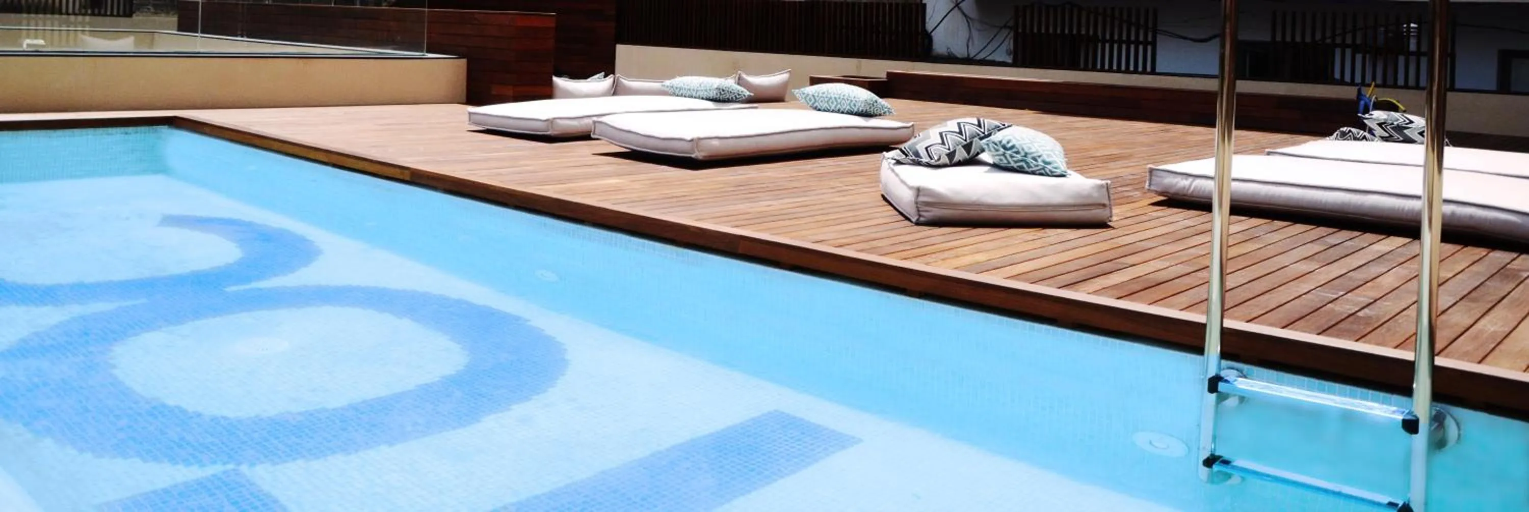 Swimming pool in TOC Hostel Barcelona