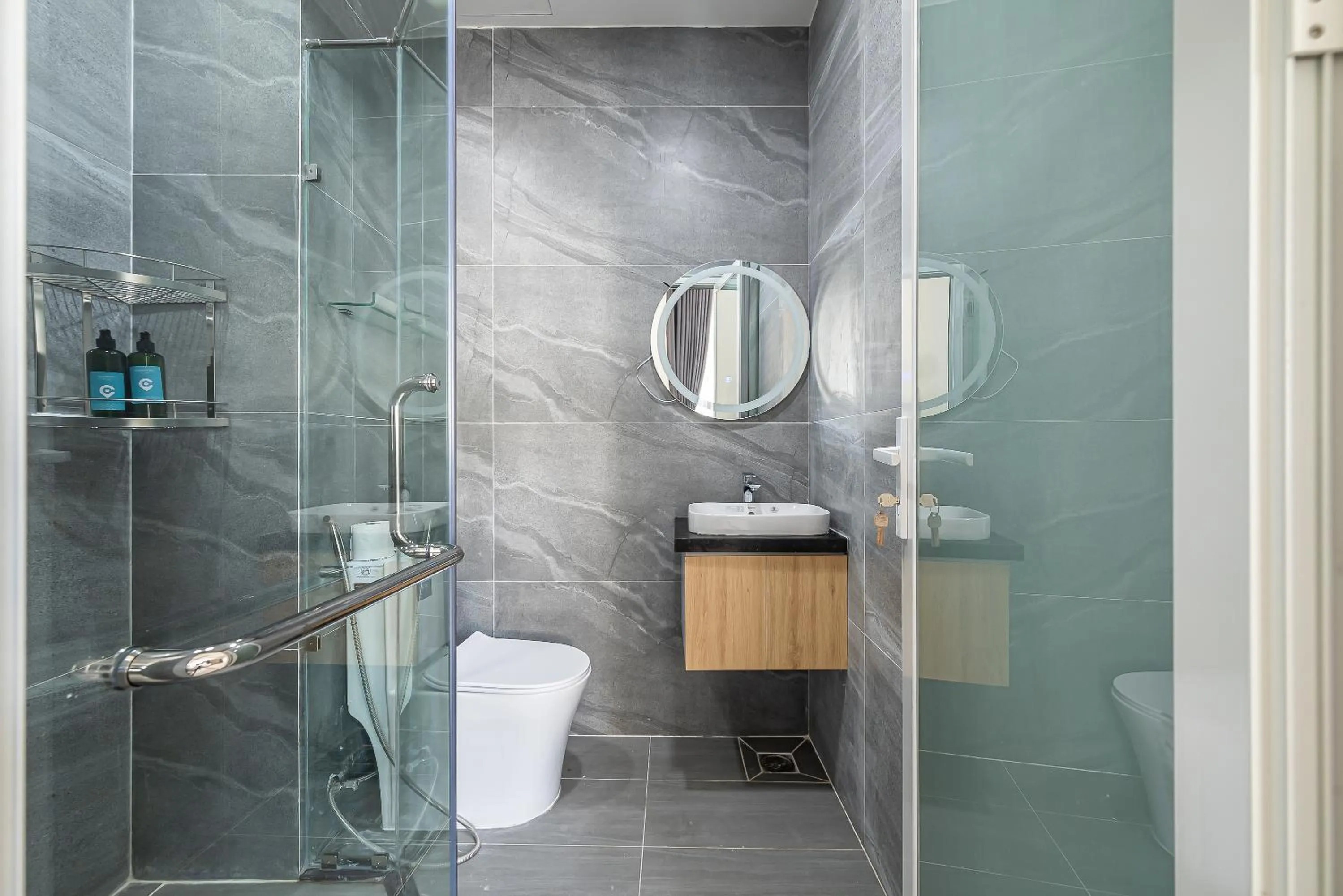 Shower in Cozrum Homes - Retro House