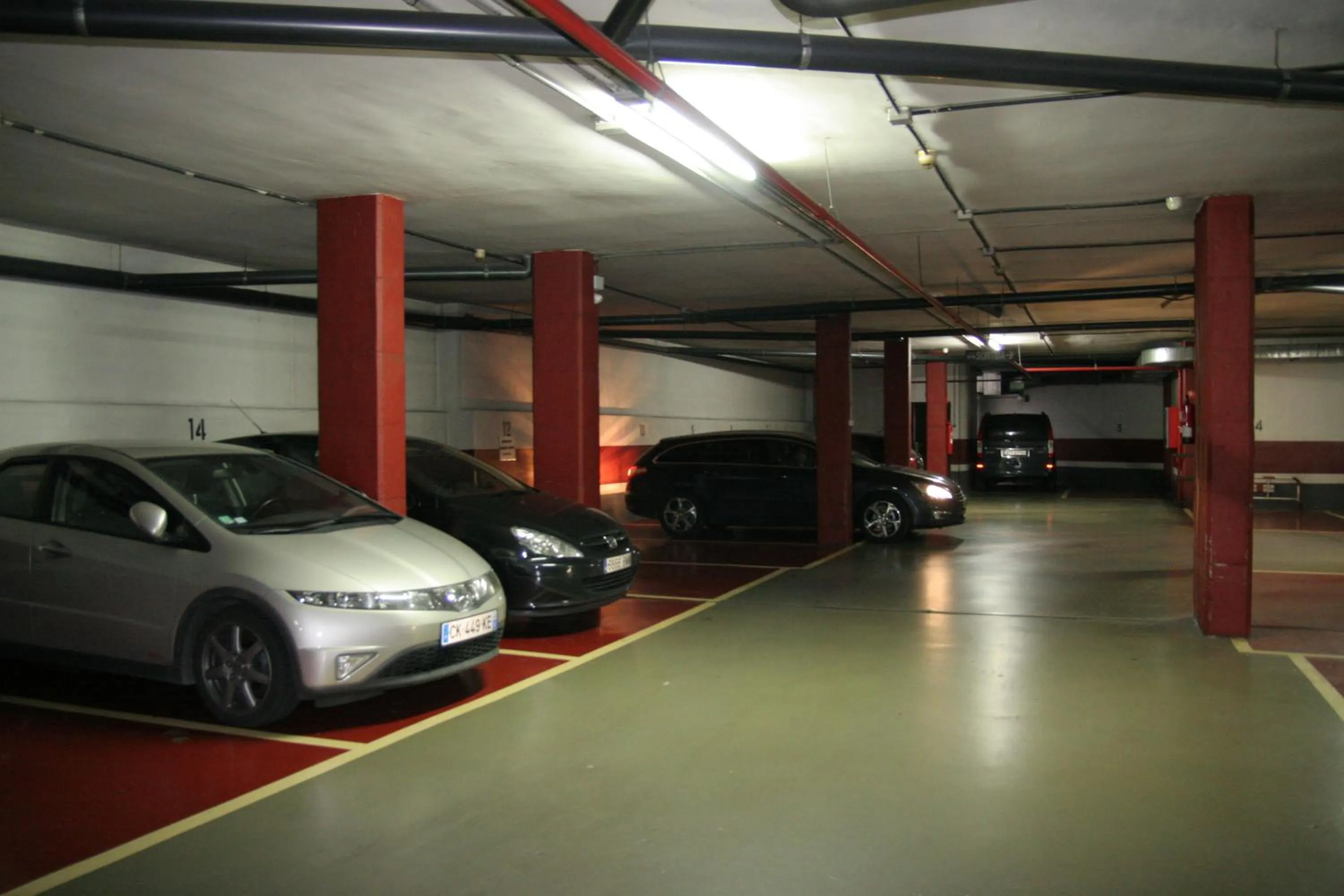 Parking in Aparthotel Napols - Abapart