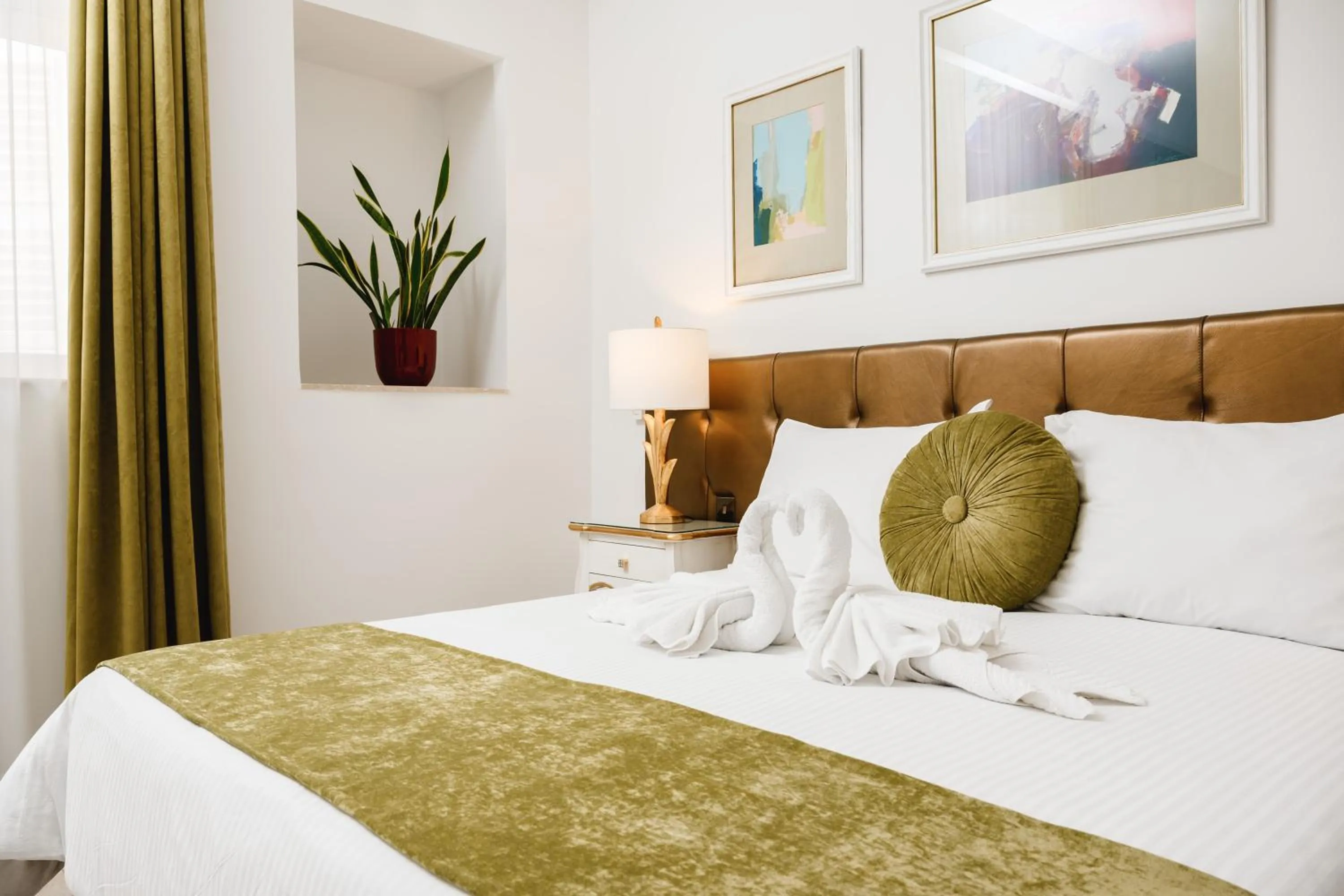 Bed in Giorgio Boutique Hotel