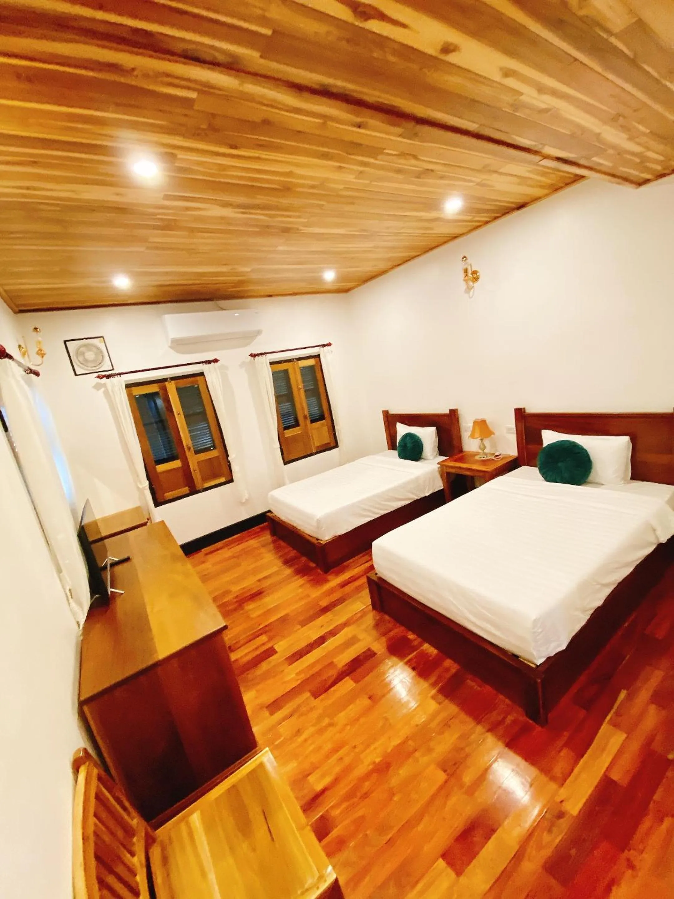 Bed in Opera Premier Hotel