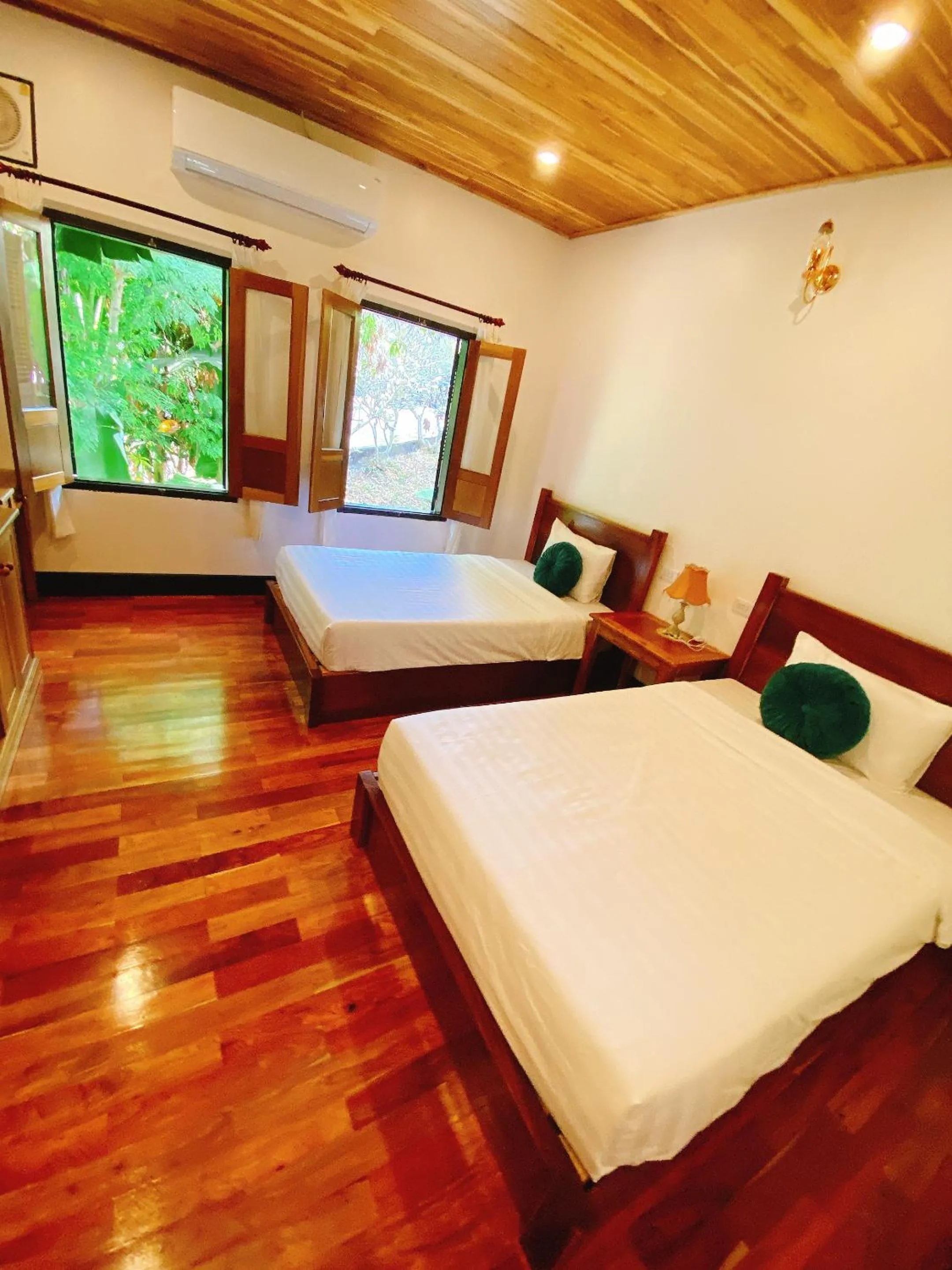 Bed in Opera Premier Hotel