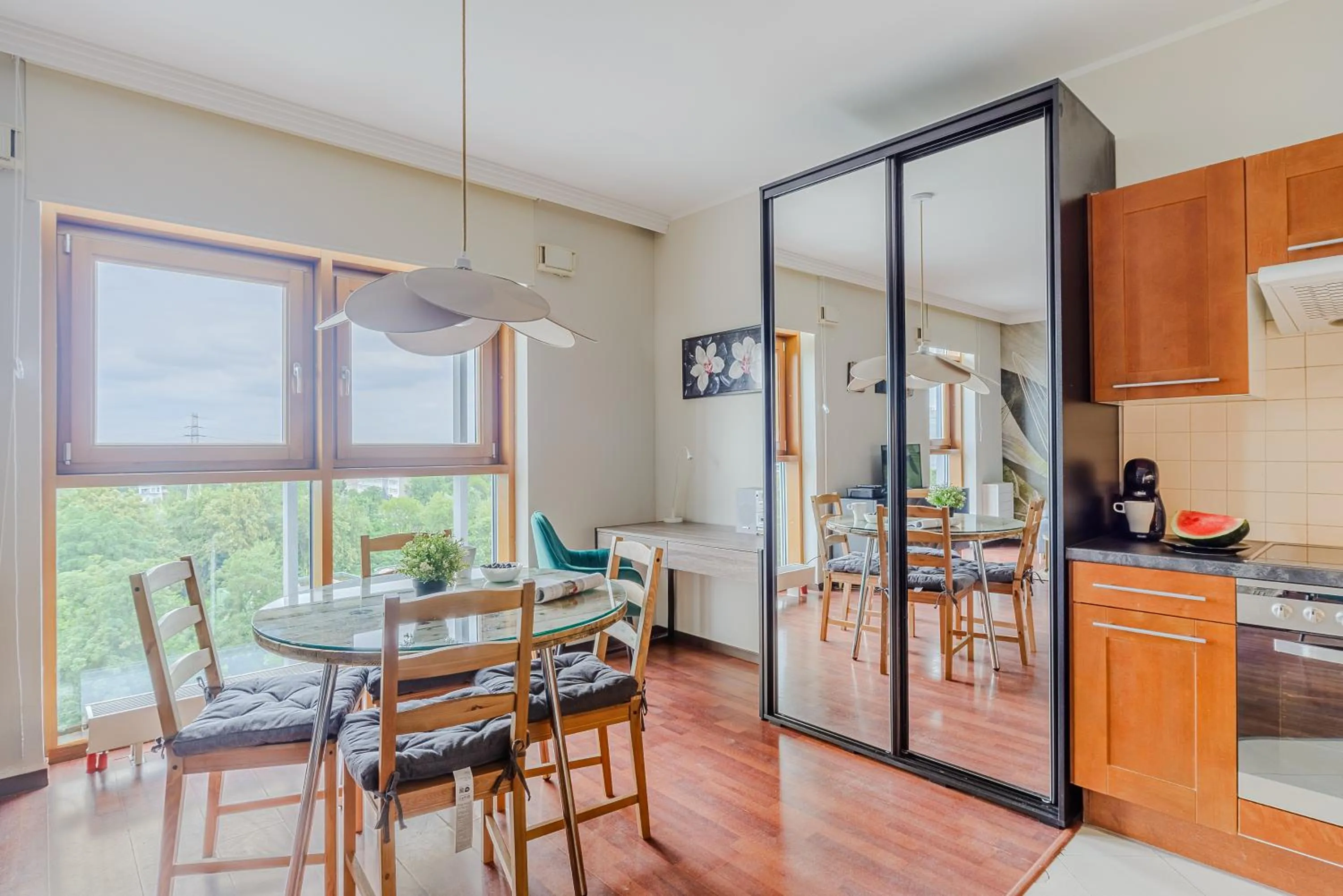Dining area in Slominskiego 7 P&O Apartments