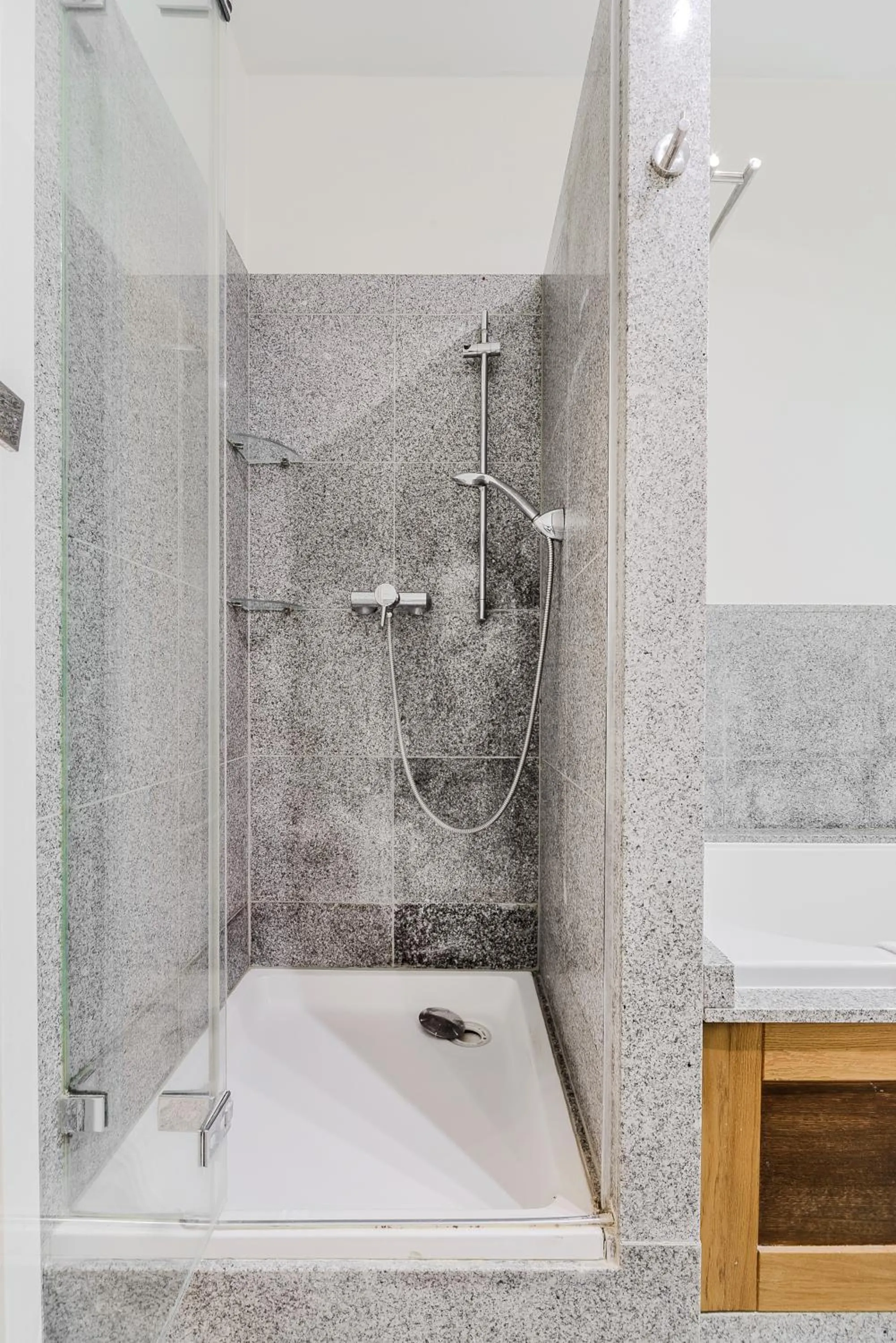 Shower in Slominskiego 7 P&O Apartments