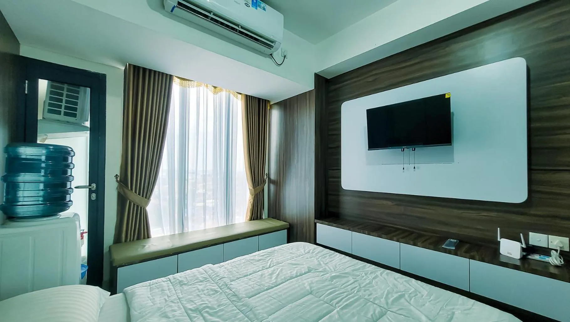 Bedroom, Bed in Palam Mansion at Meisterstadt Pollux Habibie Apartment