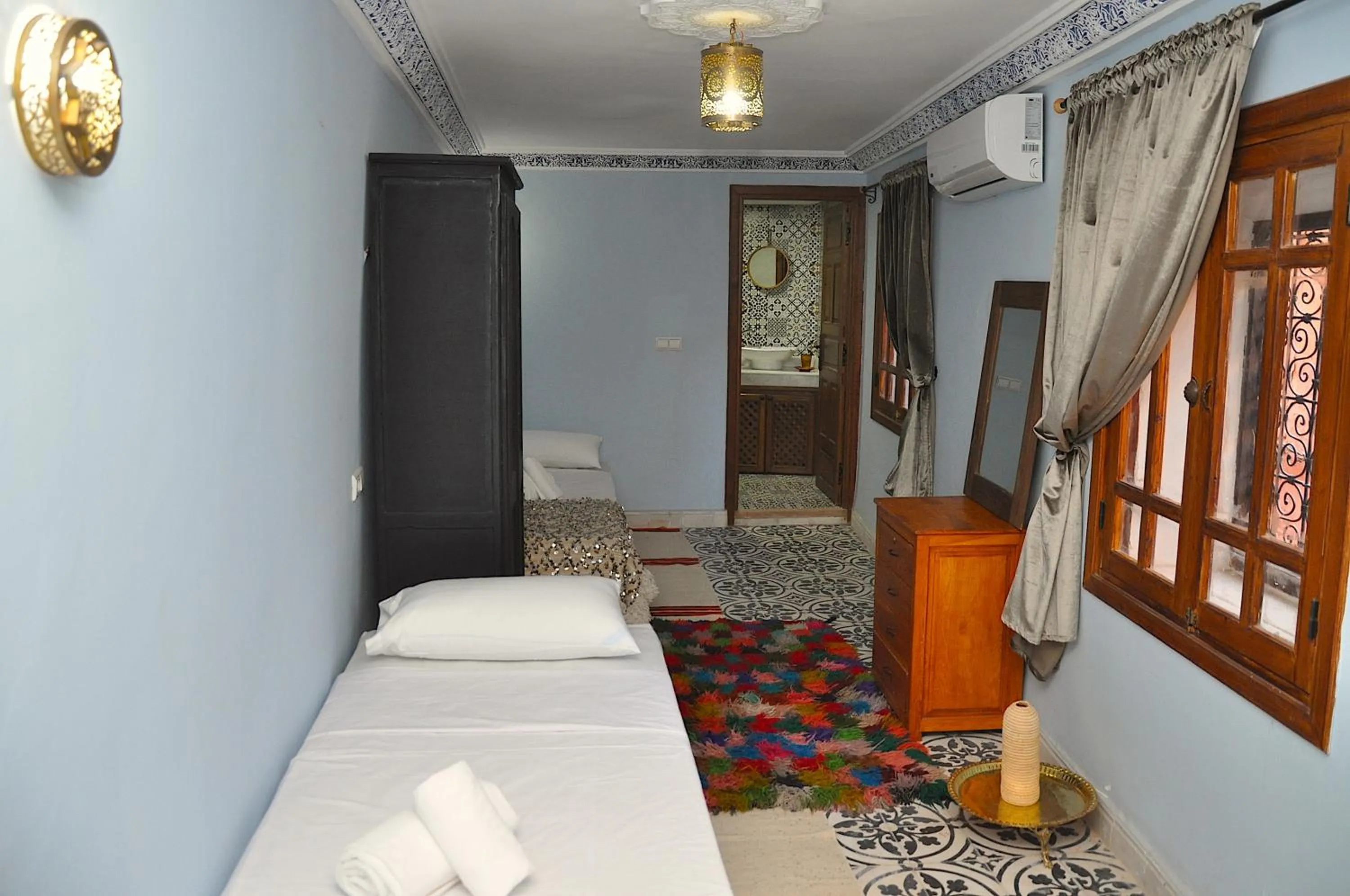 Bed in Dar Aouinti
