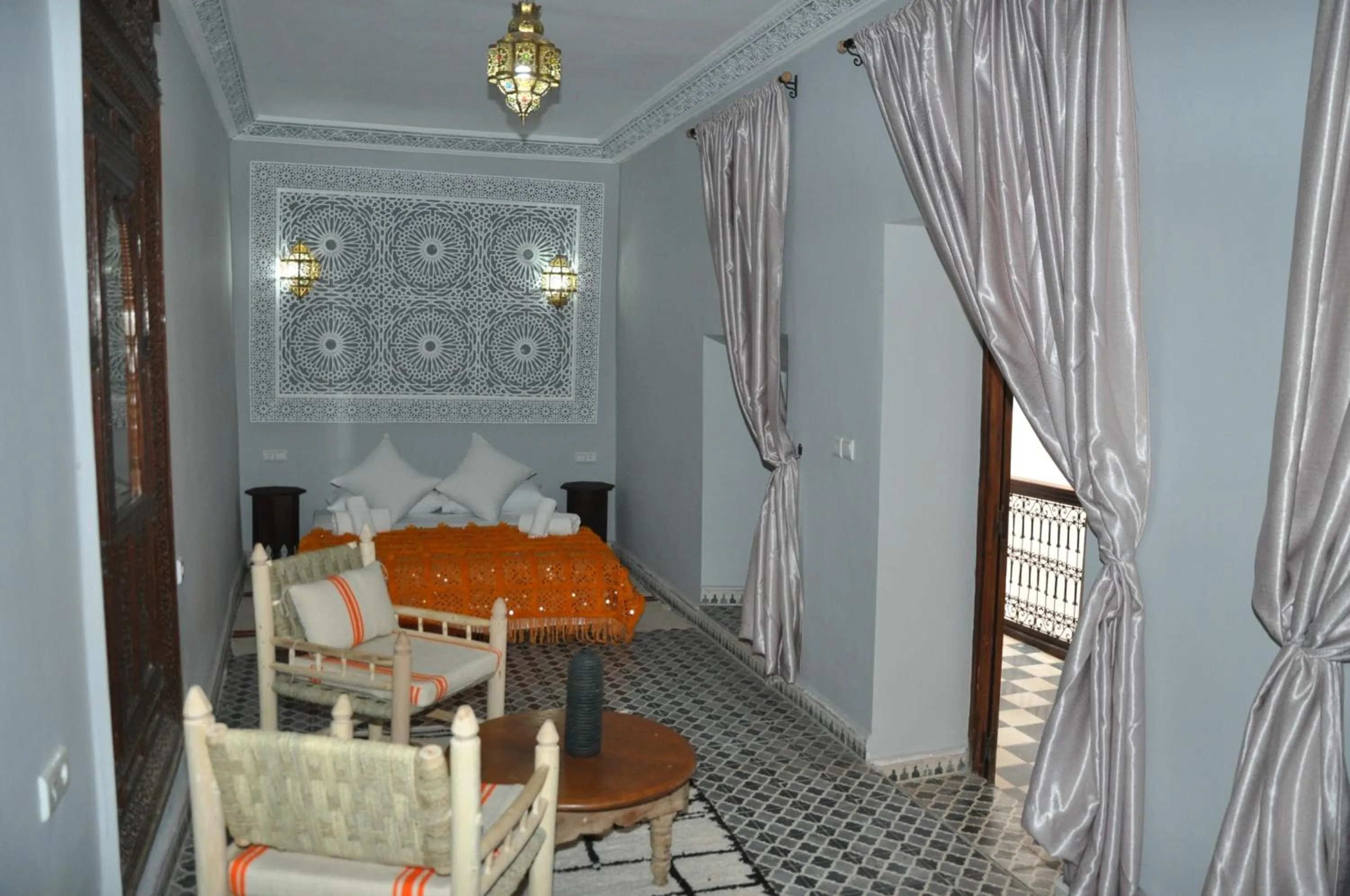 Photo of the whole room in Dar Aouinti