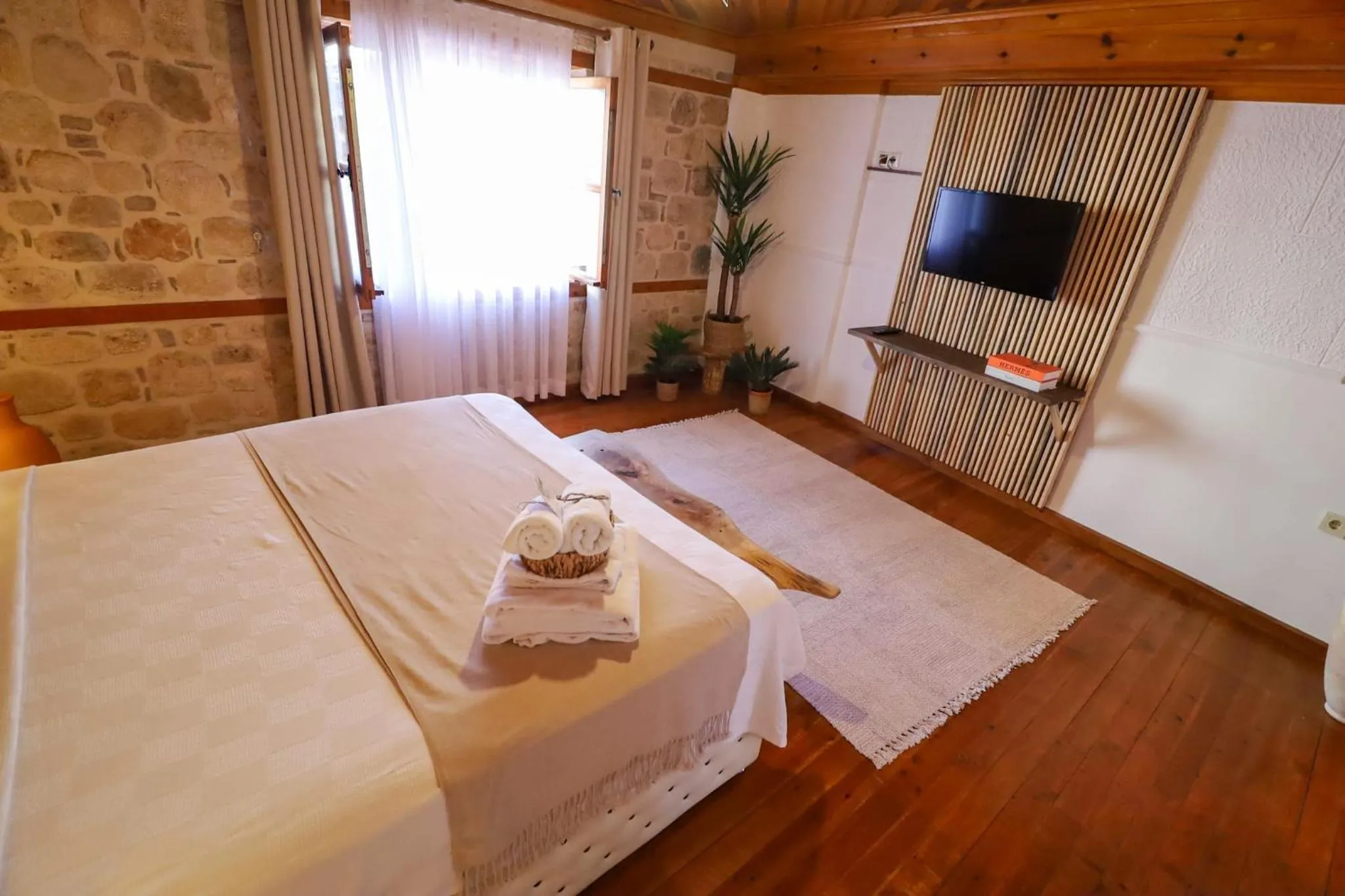 Goodman Hotel & Bistro