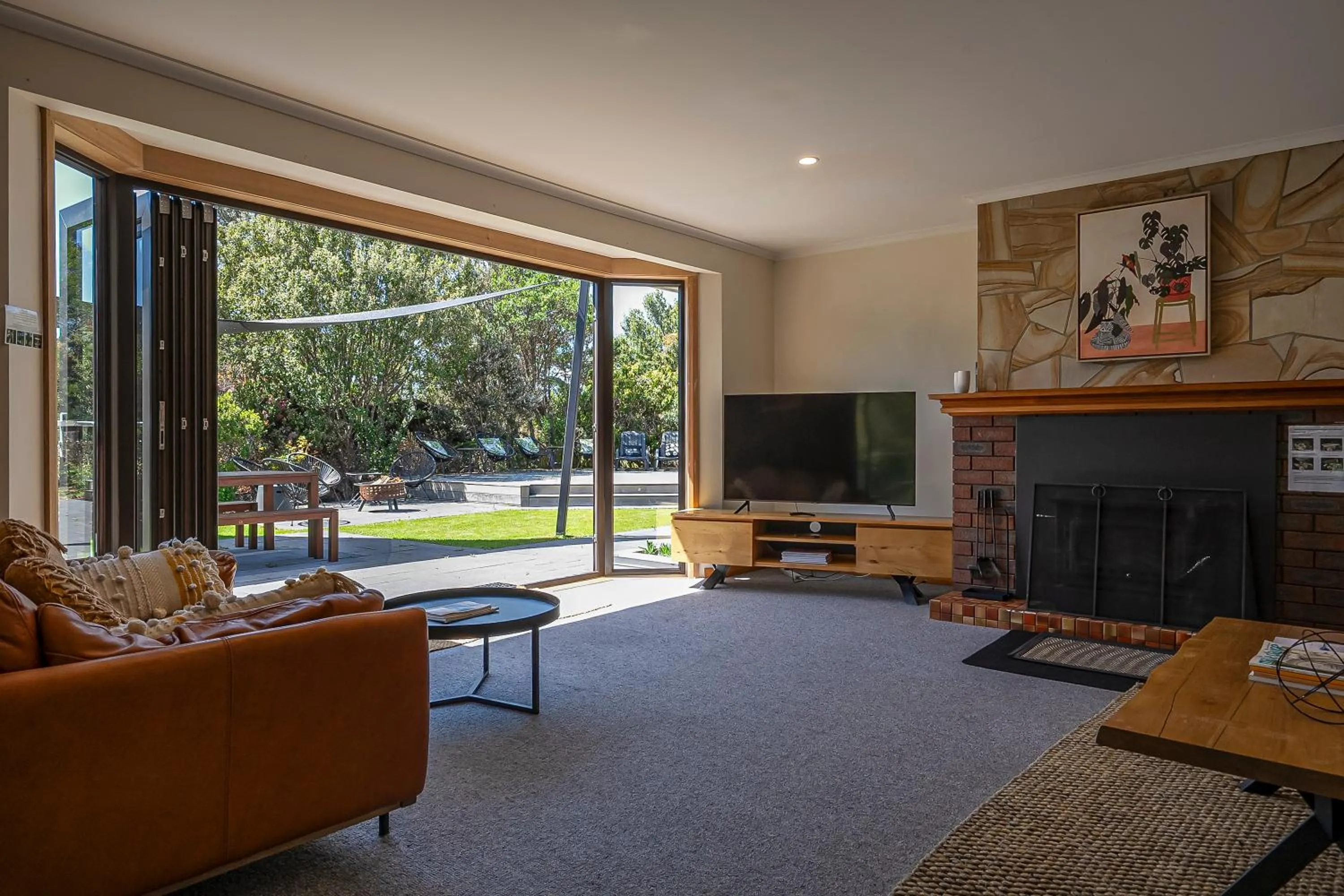 Communal lounge/ TV room in Lumeah Retreat Bruny Island