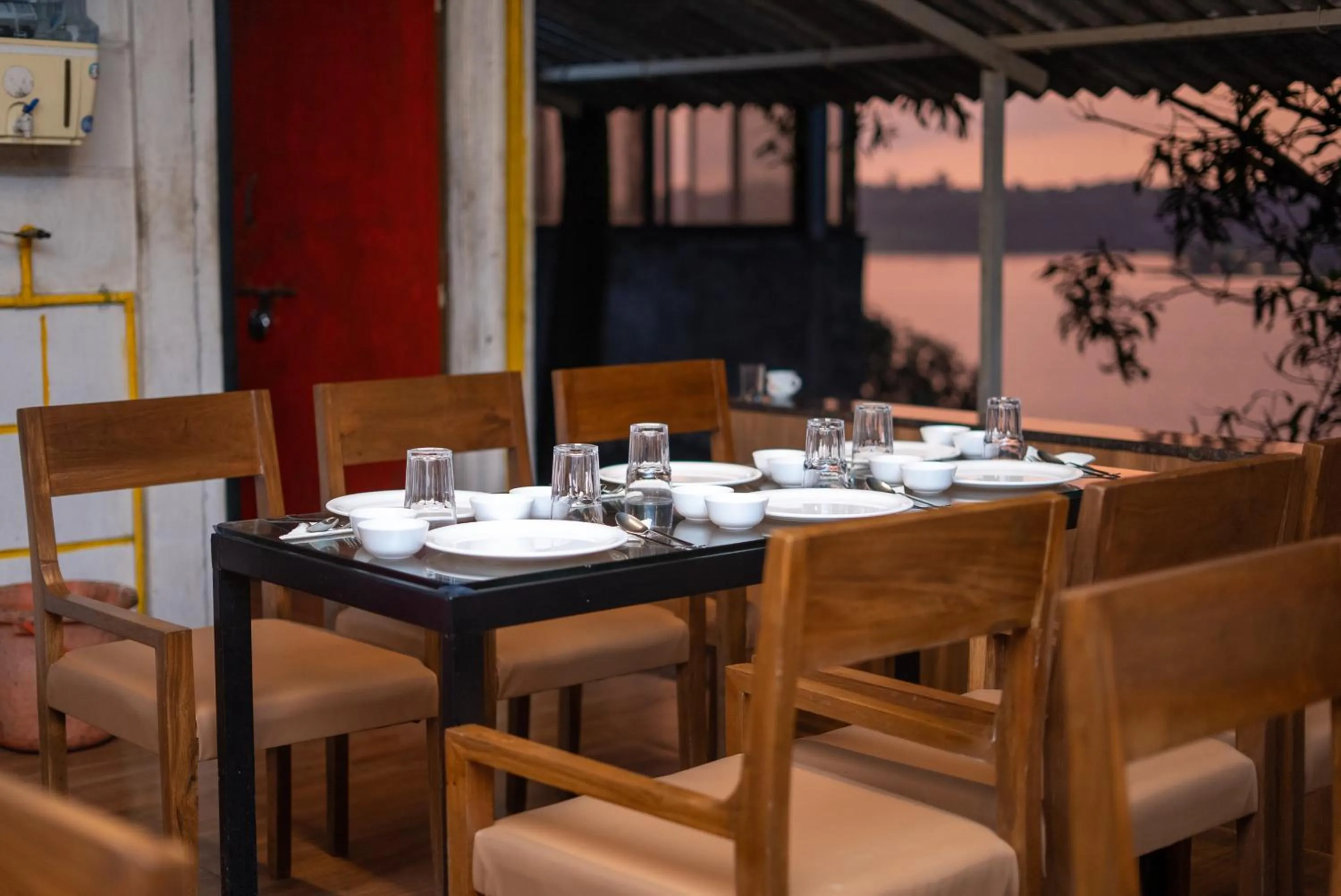 Restaurant/places to eat in Shvas Island Resort