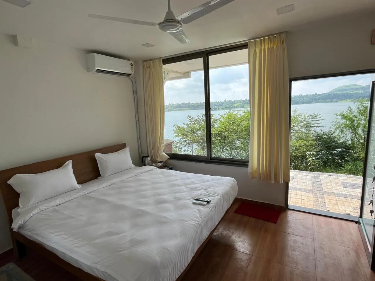Bed in Shvas Island Resort