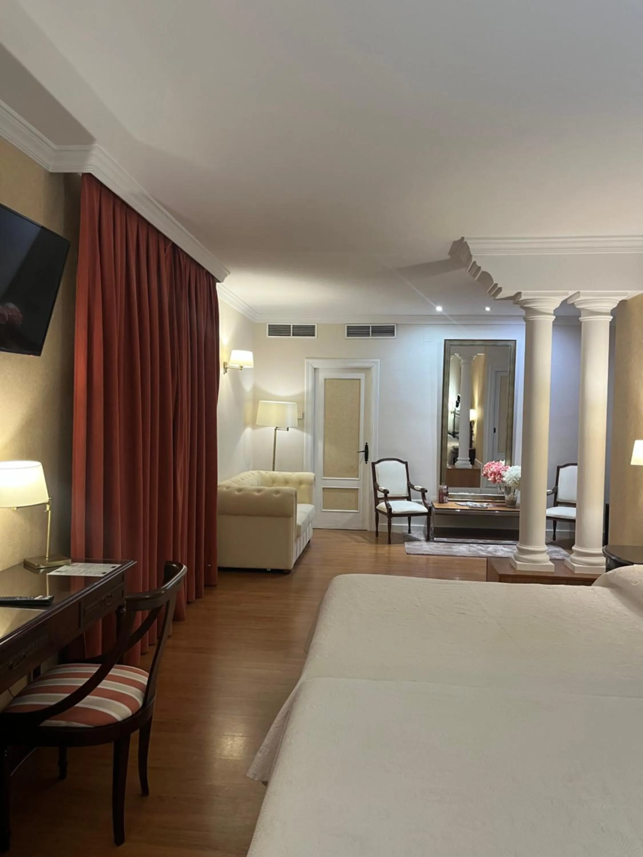 Bedroom, Bed in Hotel Santo Domingo Lucena