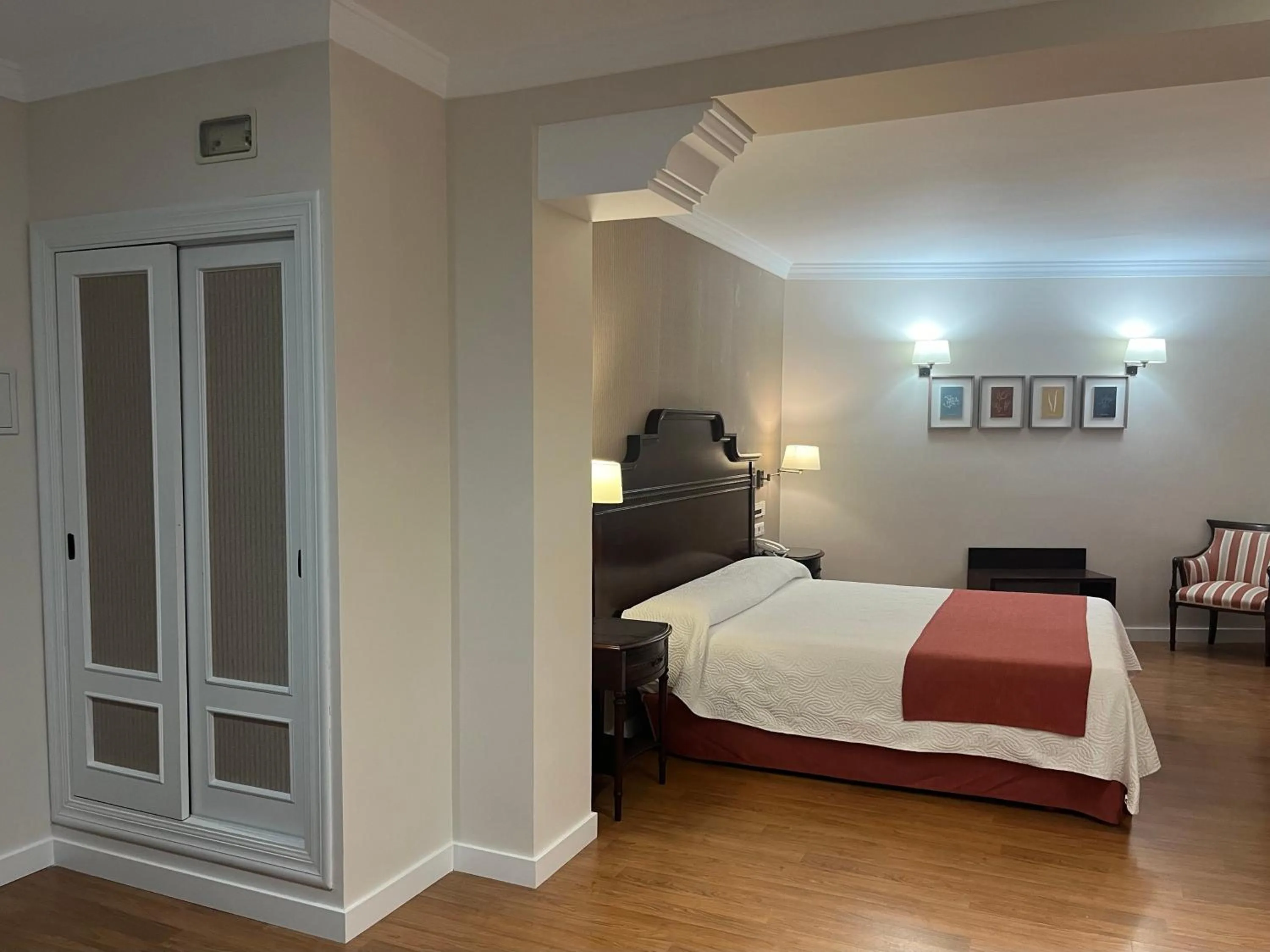 Bedroom, Bed in Hotel Santo Domingo Lucena