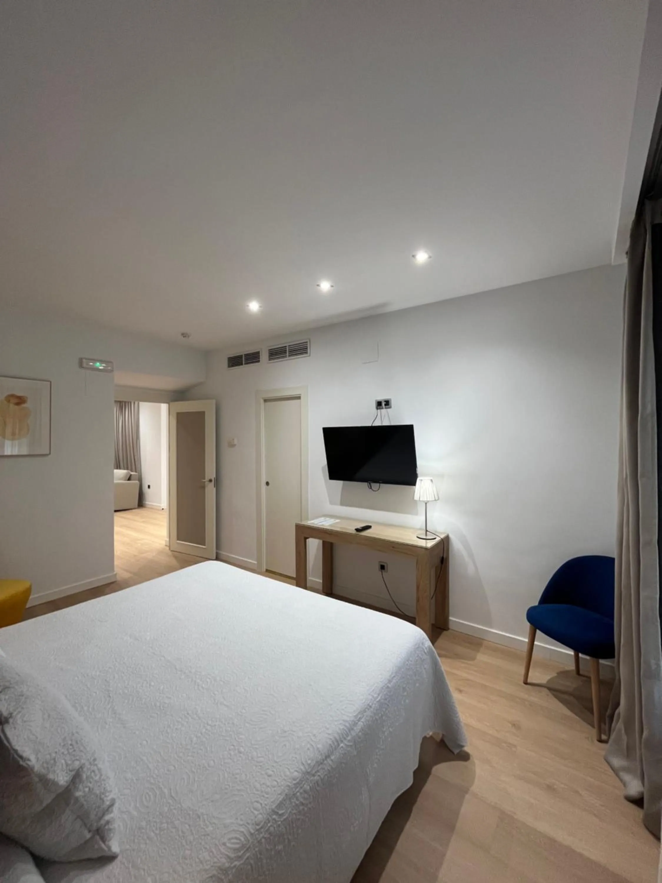 Bedroom, Bed in Hotel Santo Domingo Lucena